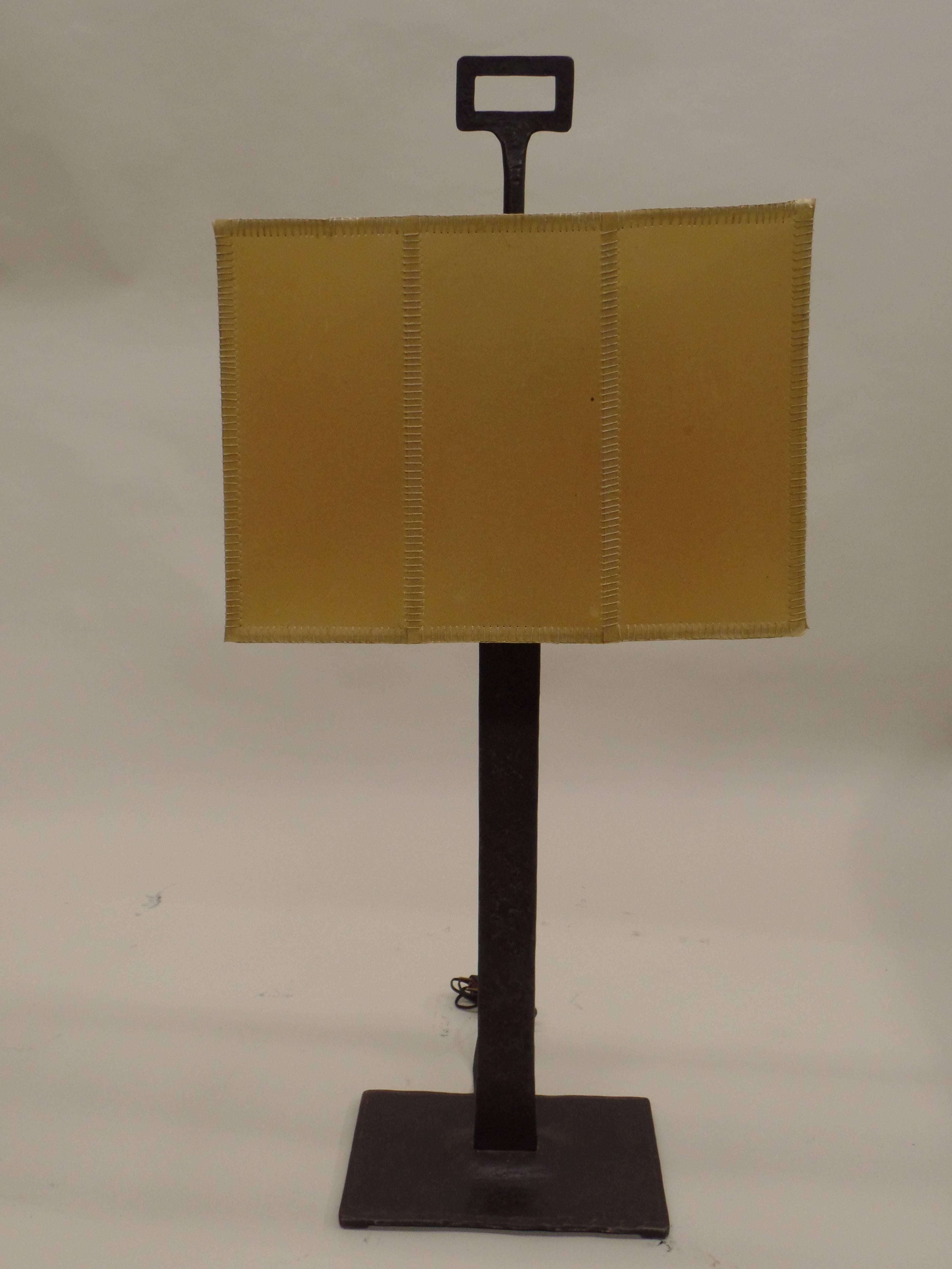 Mid-Century Modern Pair of French Modern Neoclassical Hand-Hammered Iron Table Lamps For Sale