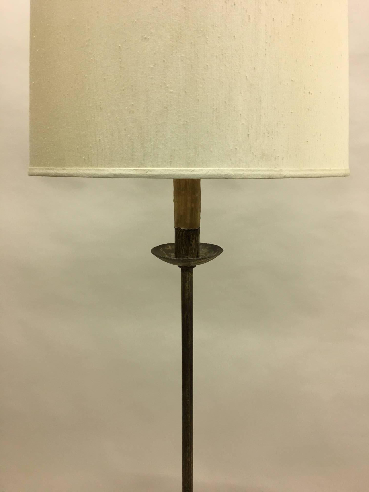 Sculptural French, 1940s Gilt Iron Floor Lamp with Integrated Gueridon In Good Condition In New York, NY