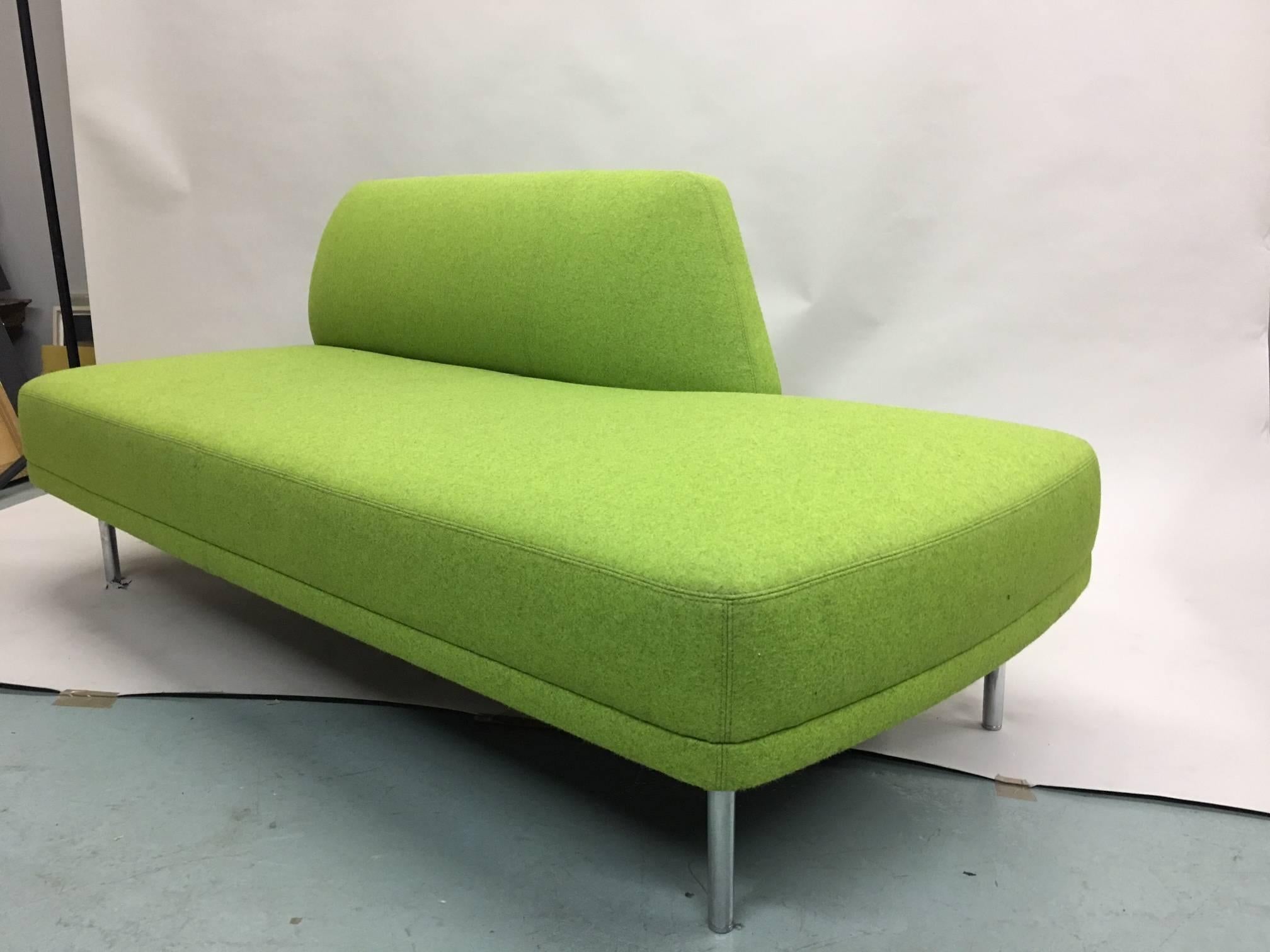 Italienisches Mossgrünes Sofa im Mid-Century Modern-Stil, Love Seat, Marco Zanuso-Stil (20. Jahrhundert) im Angebot