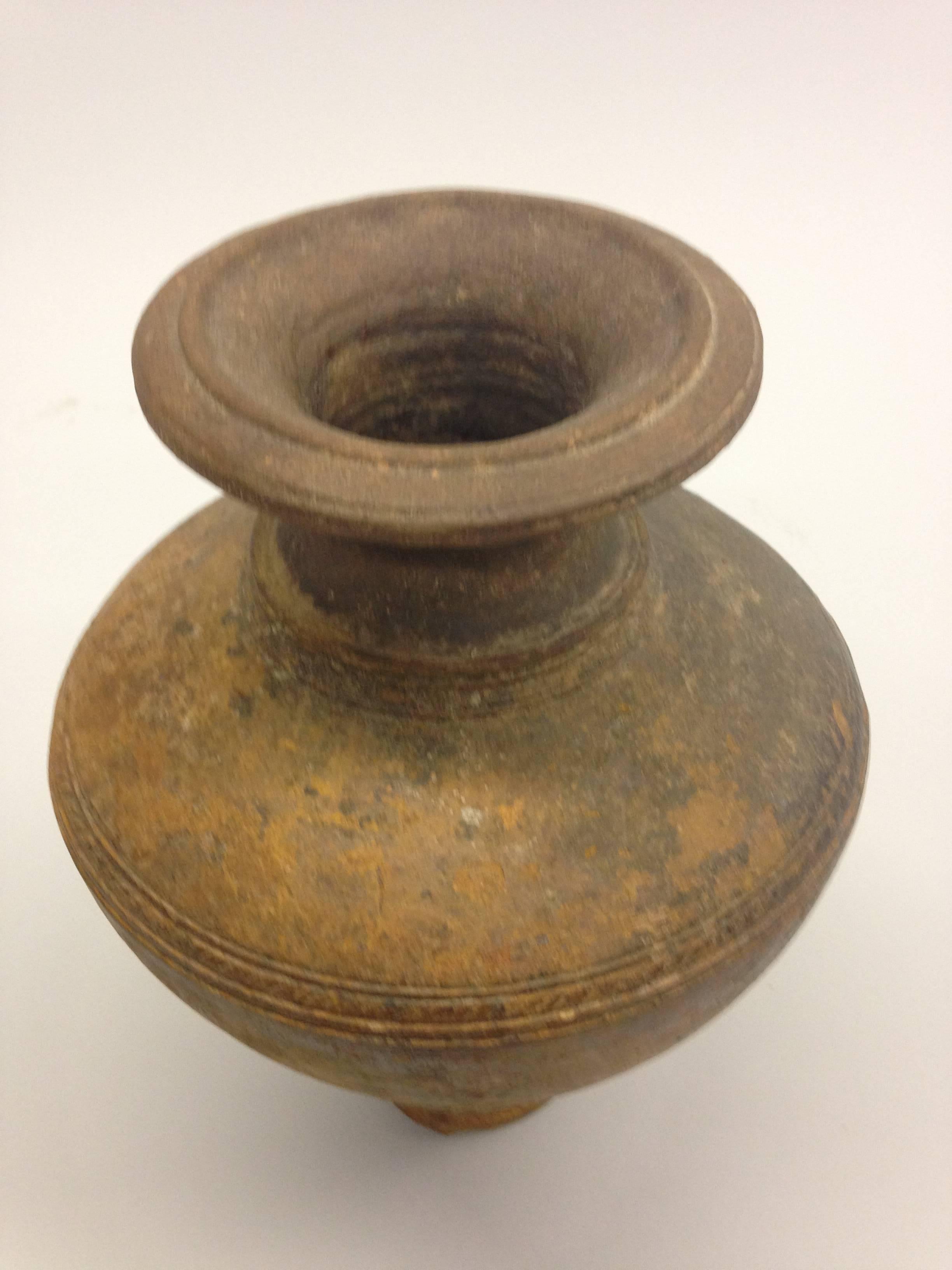 Antike klassische Form Khmer Urne oder Vase (Stammeskunst) im Angebot