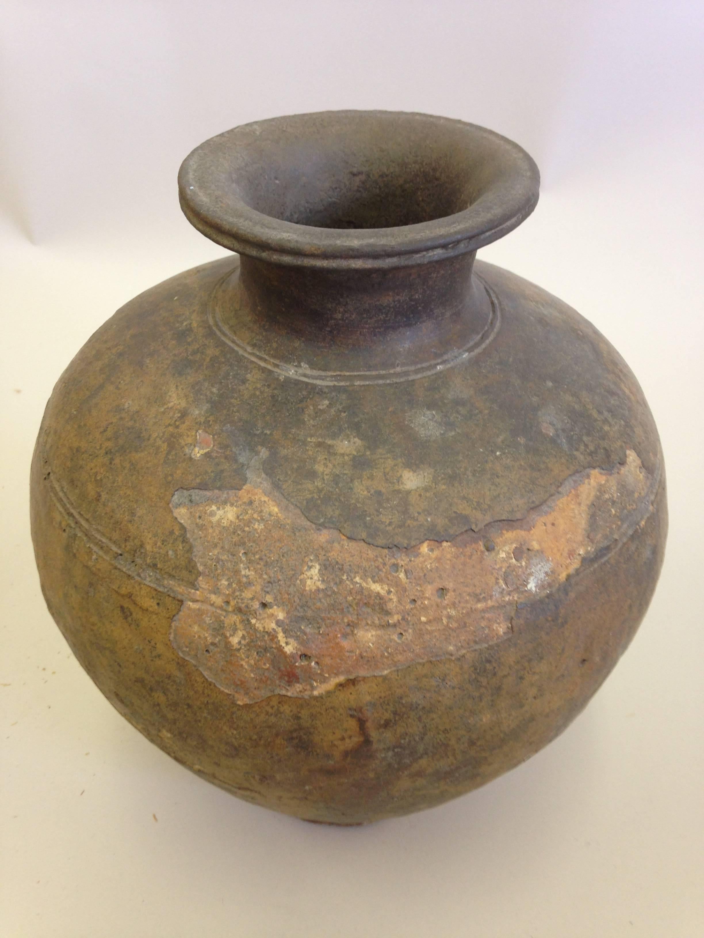Cambodgien Grande urne ou vase antique cambodgien en vente