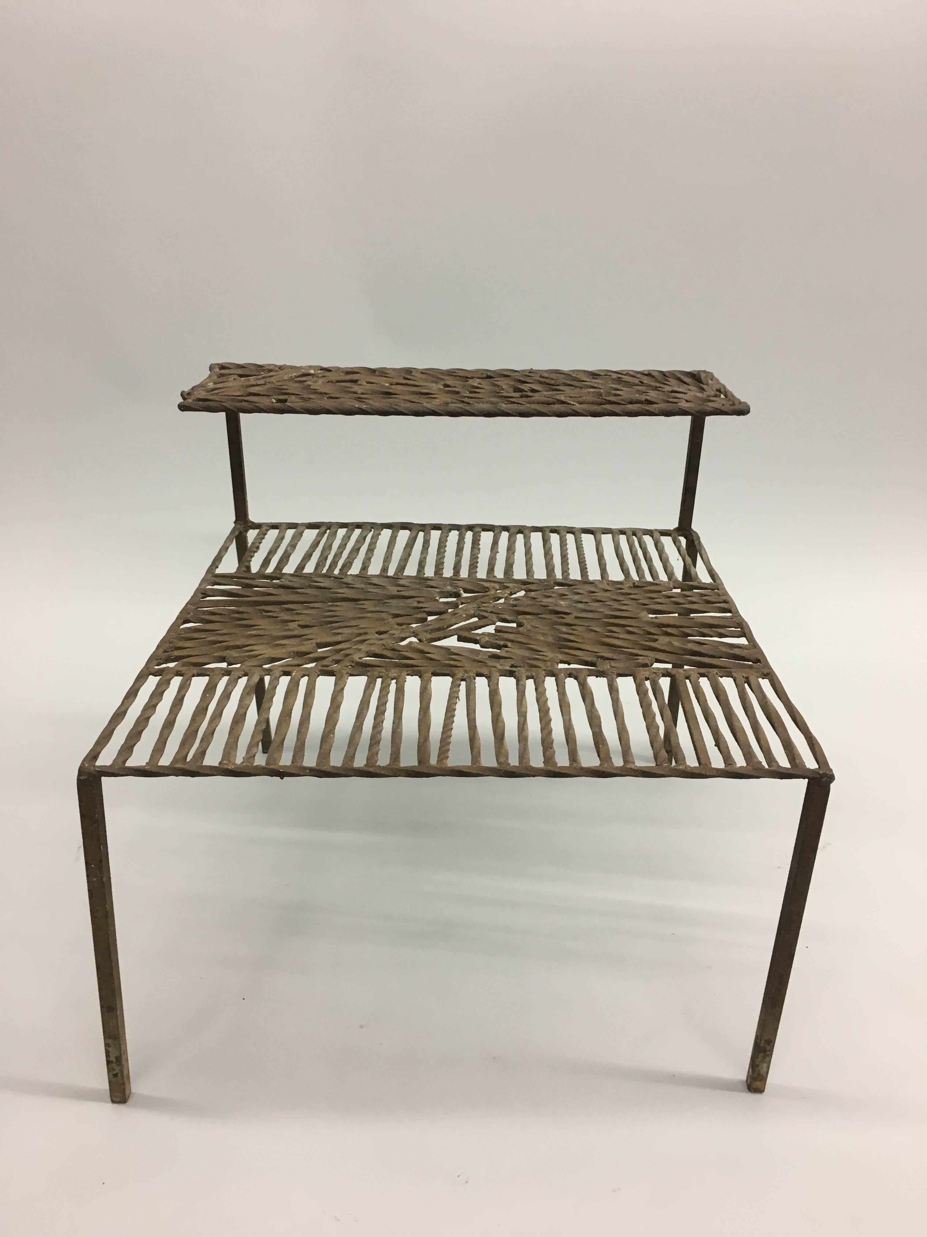 Italian 'Arte Povera' / Post-Minimalist Wrought Iron Sculpture or Side Table In Good Condition For Sale In New York, NY