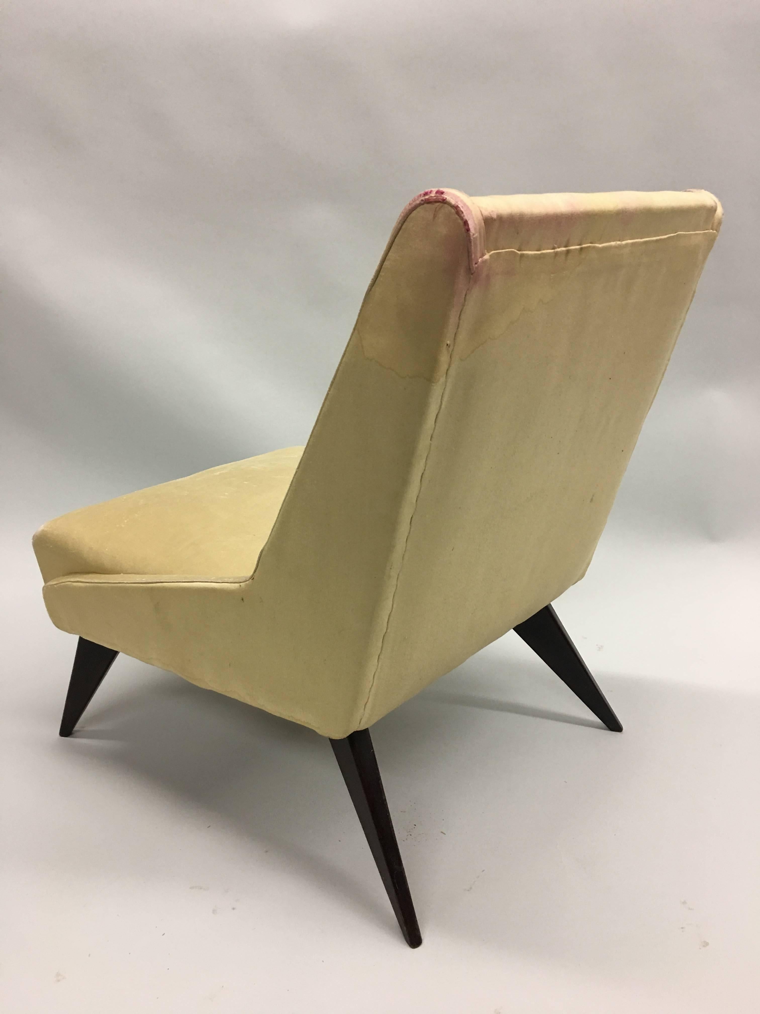 Tissu d'ameublement Paire de fauteuils de salon/ pantoufles italiens de style mi-siècle moderne par ISA, 1950 en vente