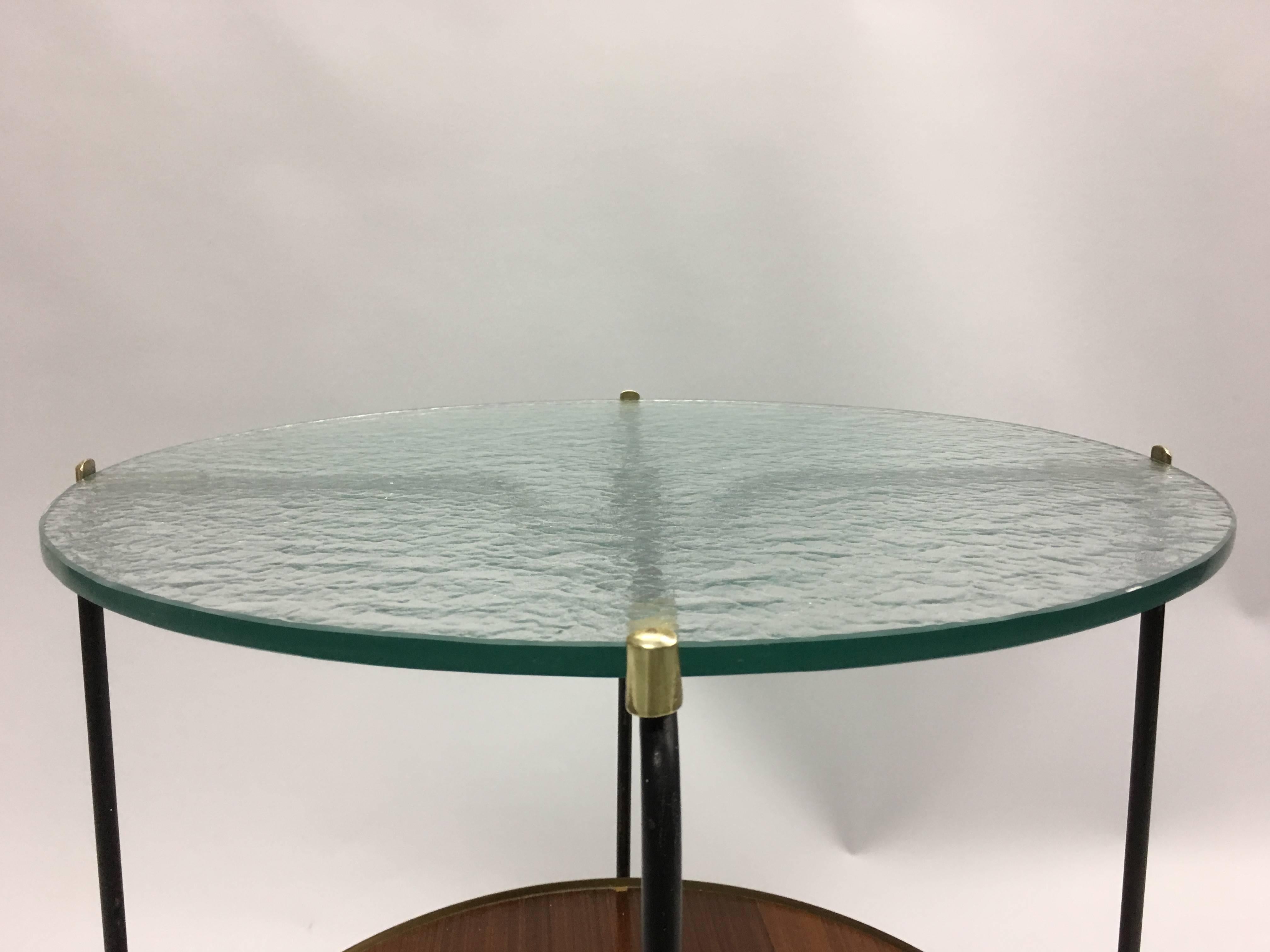 Italienischer doppelstufiger Bar-/Beistell-/Couchtisch aus der Mitte des Jahrhunderts im Stil von Fontana Arte im Zustand „Starke Gebrauchsspuren“ im Angebot in New York, NY