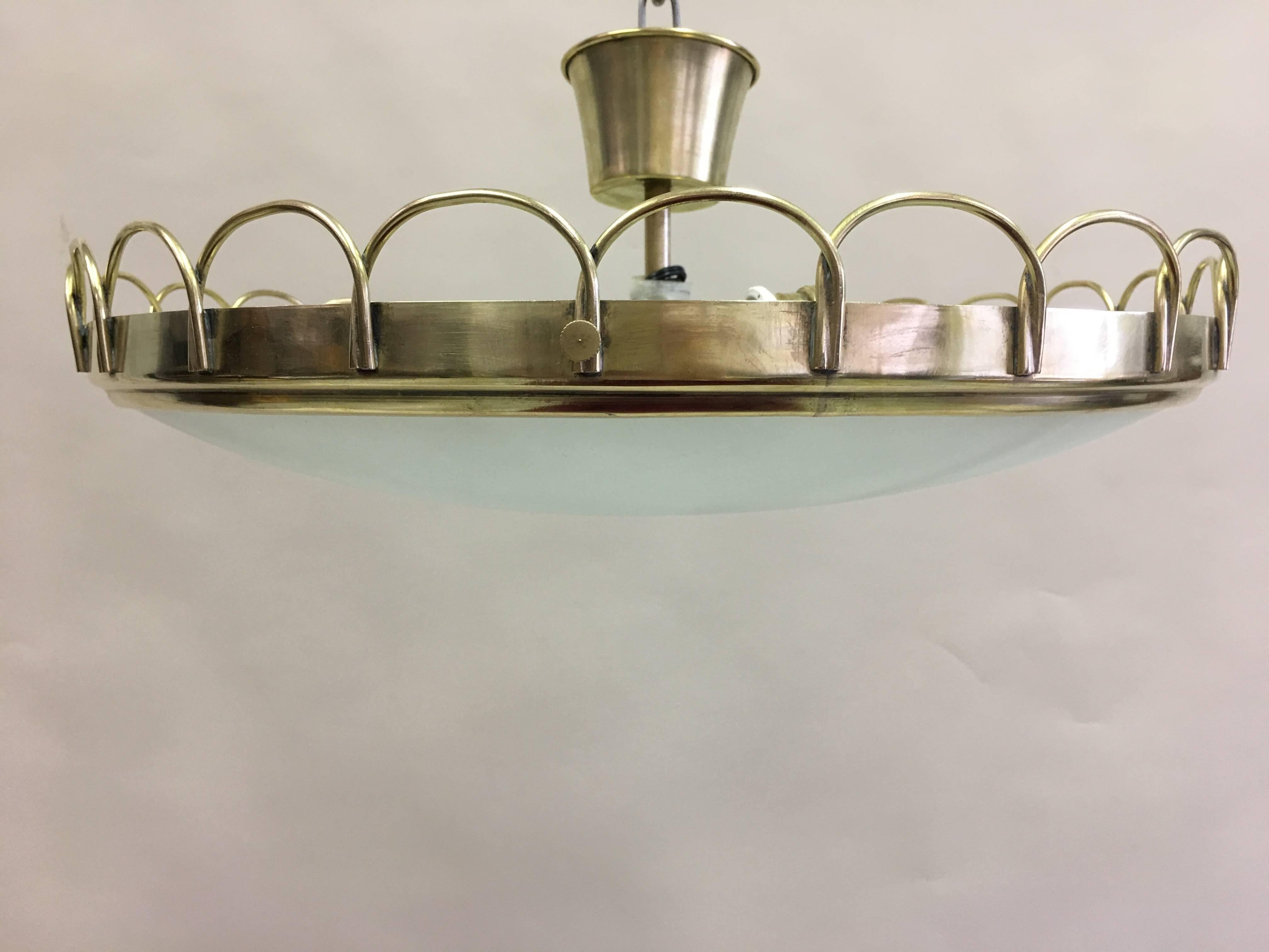 Italian Mid-Century Modern Neoclassical flush mount fixture / pendant / chandelier by Pietro Chiesa for Fontana Arte, circa 1940. The piece can be hung close to the ceiling as a flush mount or be suspended via a stem to form a pendant / chandelier.
