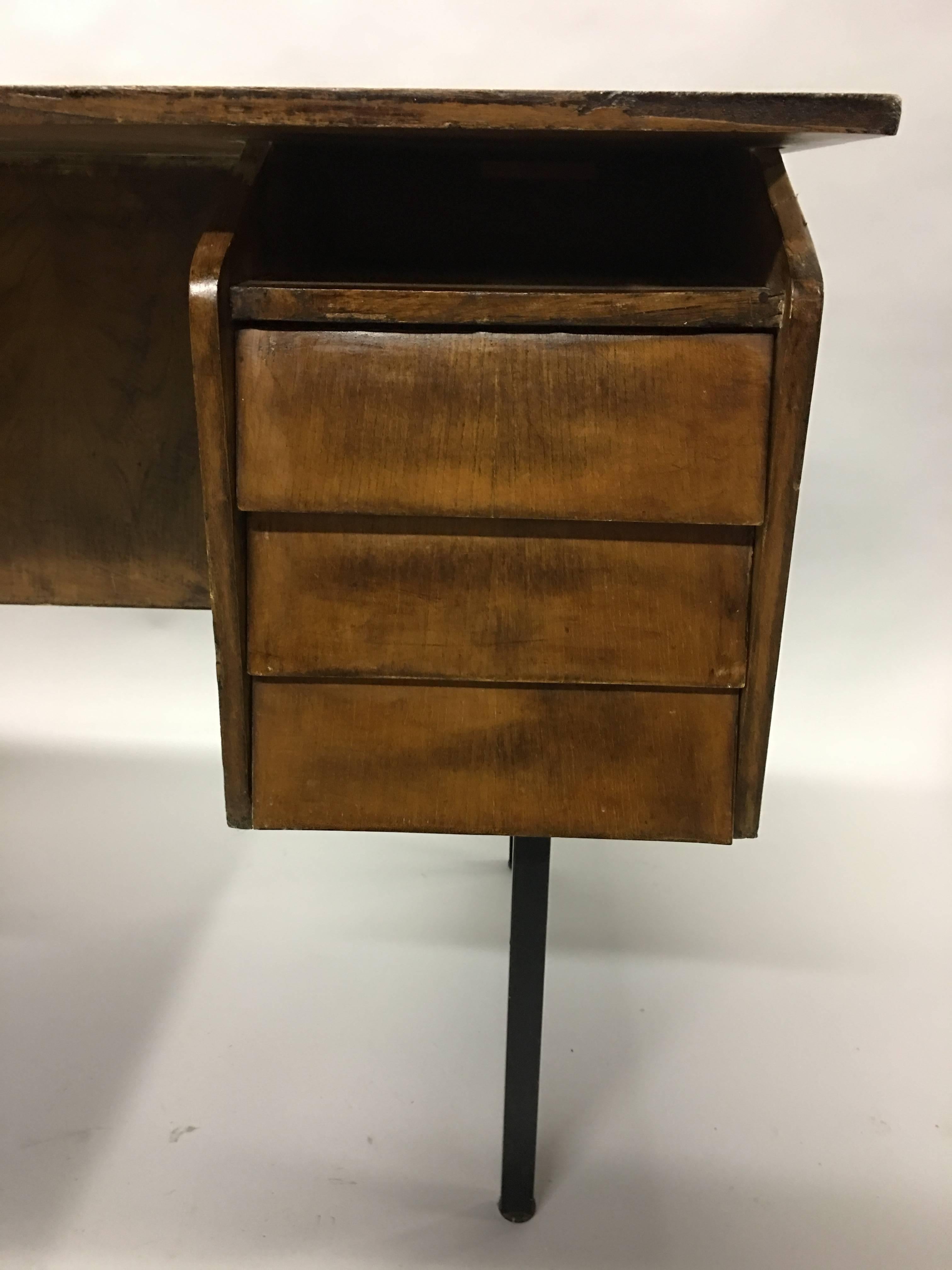 German Mid-Century Modern Cantilevered Wood and Metal Desk by Voss, 1950 In Fair Condition For Sale In New York, NY