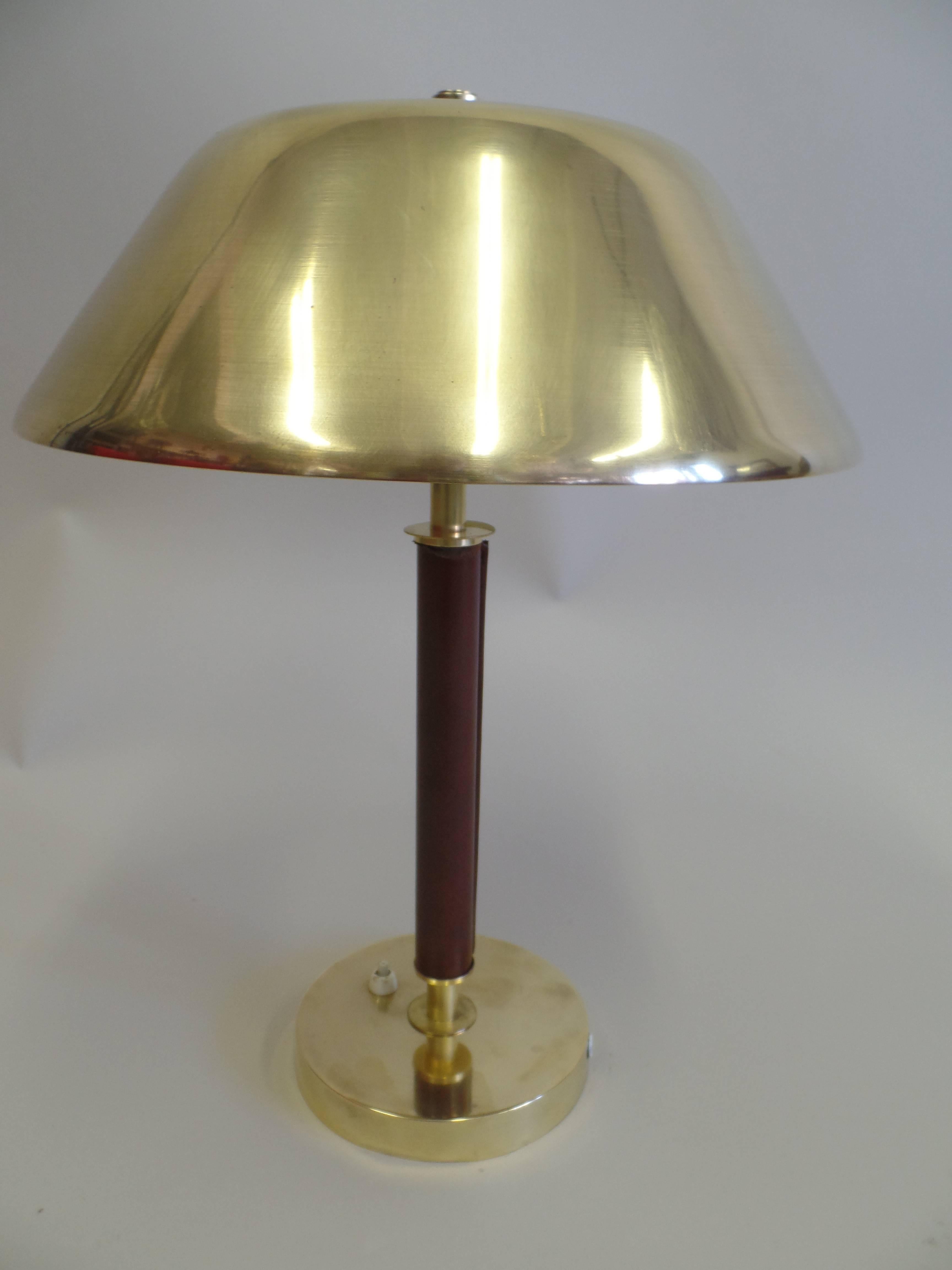 Mid-Century Modern Sober, Modern Brass and Stitched Leather Desk Lamp Attributed to Jacques Adnet