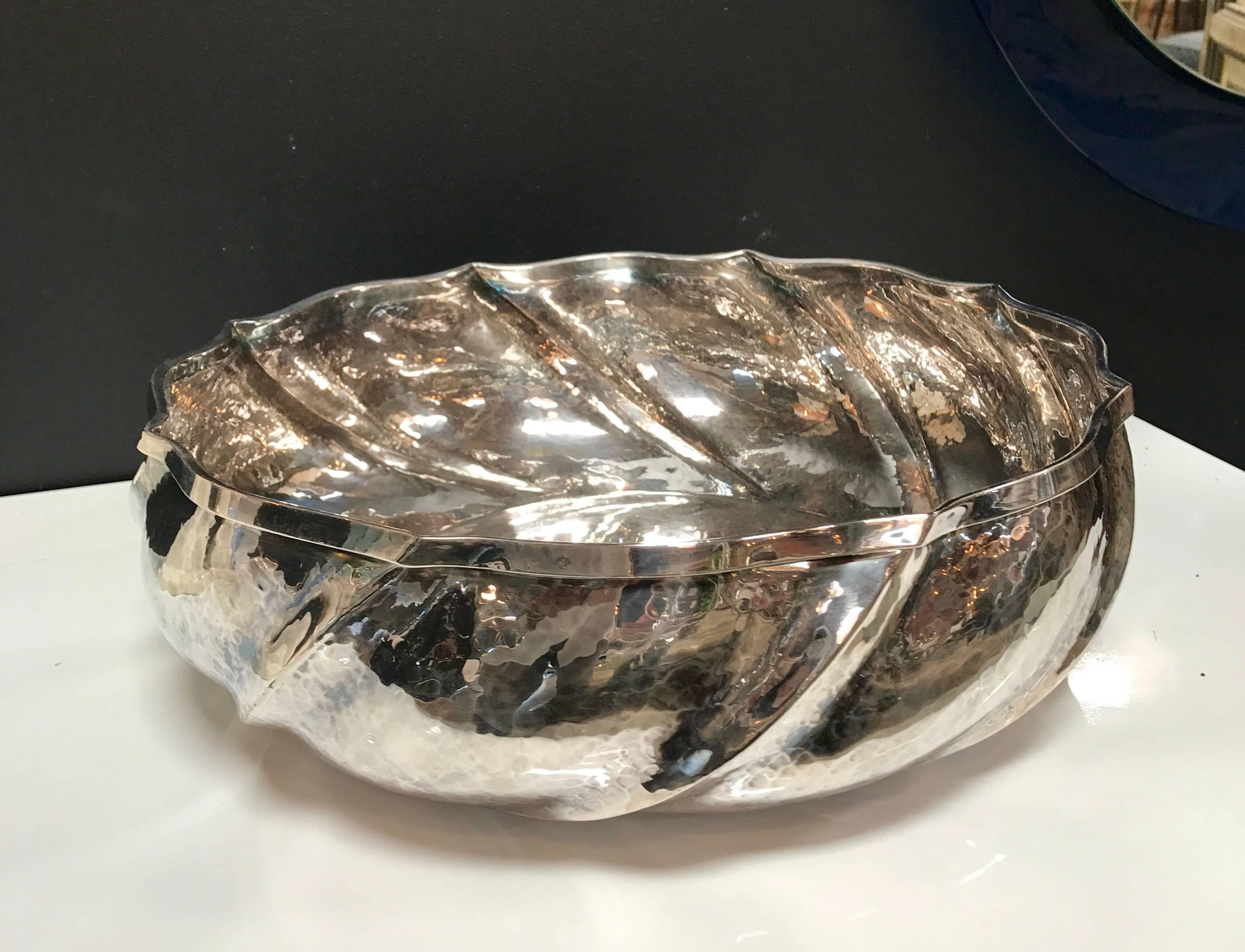 Nicely weighted Italian bowl beautifully crafted in silver.