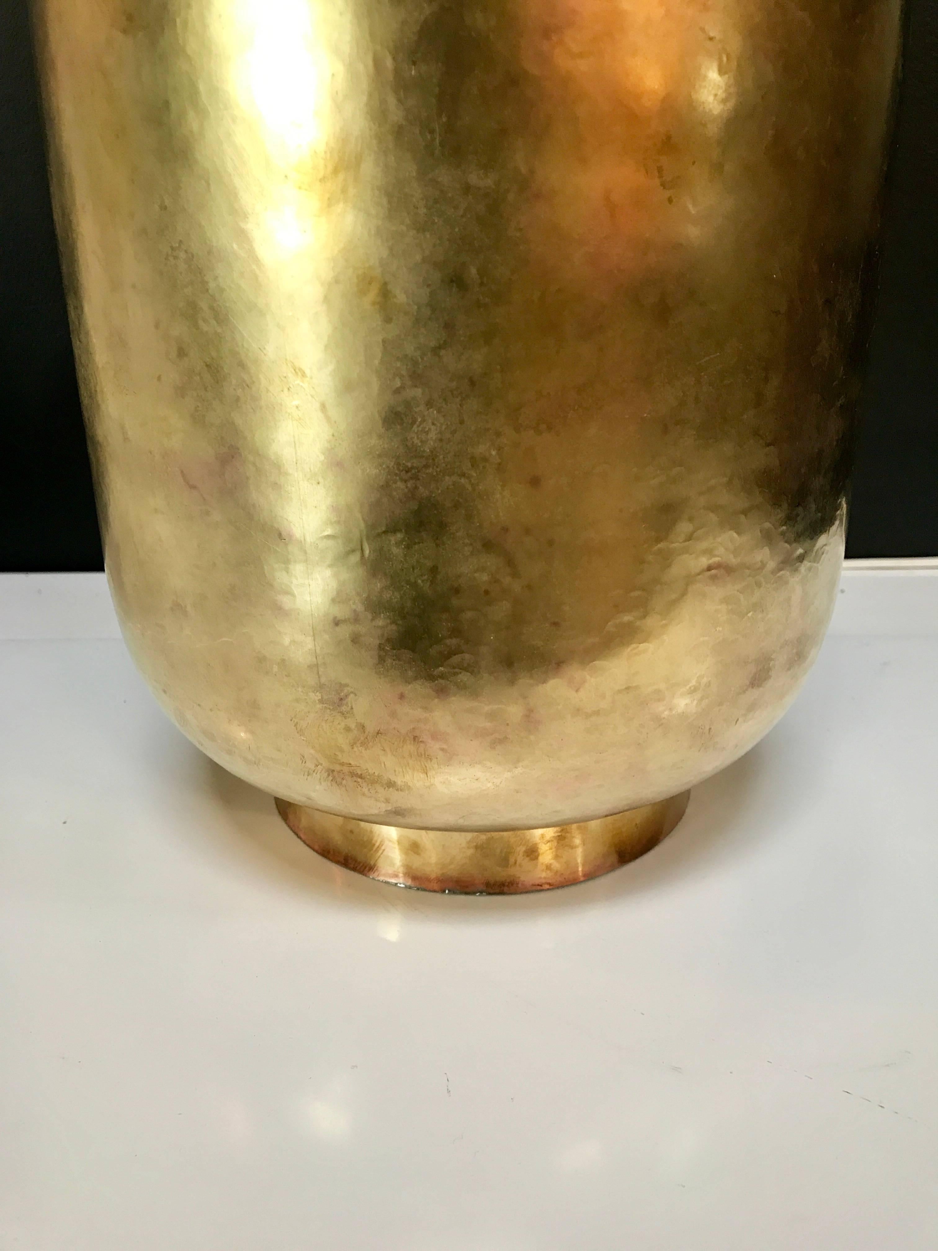 Super Chic Italian Vase in Brass, circa 1970 In Excellent Condition In Los Angeles, CA