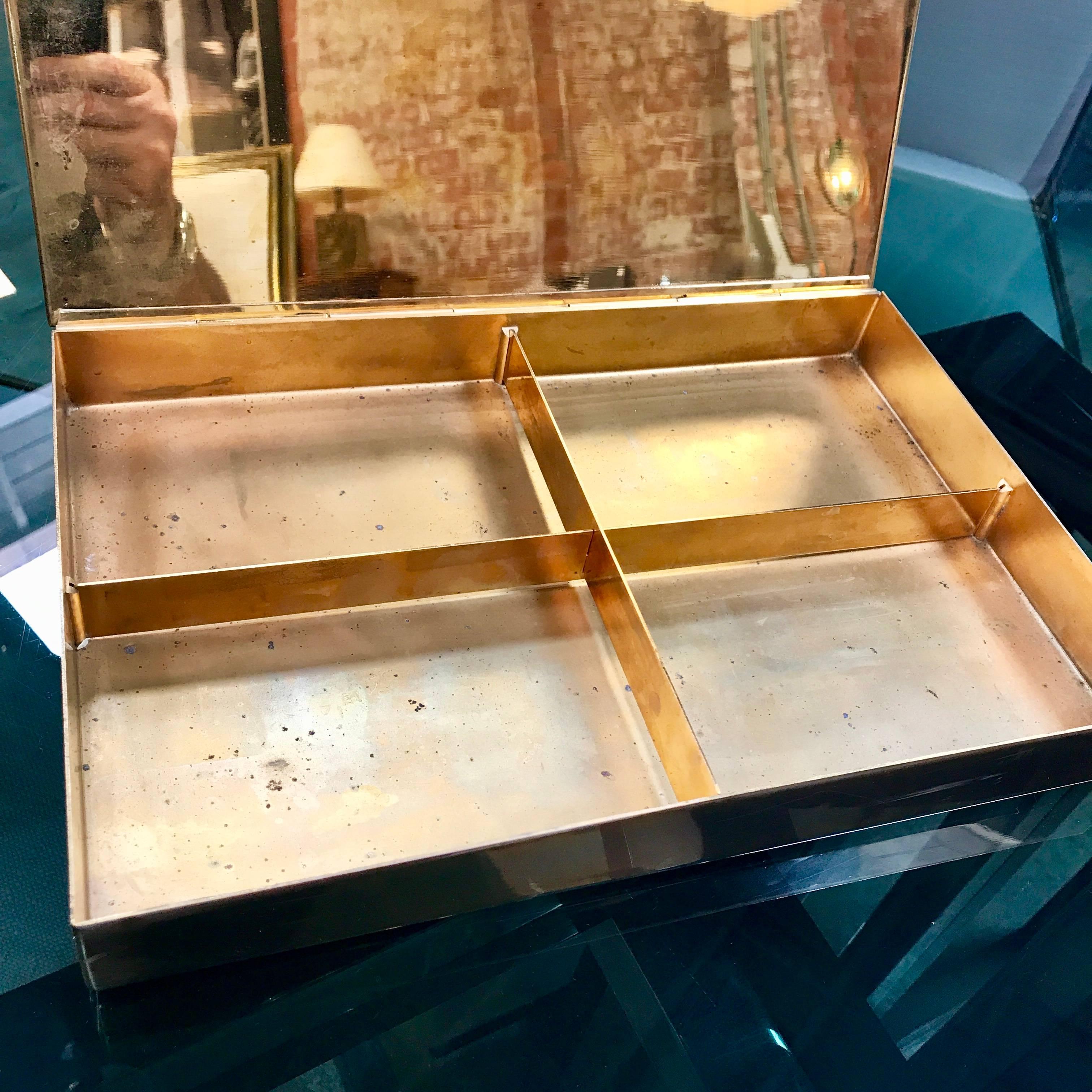 Tommaso Barbi signed birch and brass Jewelry box 1960 In Good Condition In Los Angeles, CA