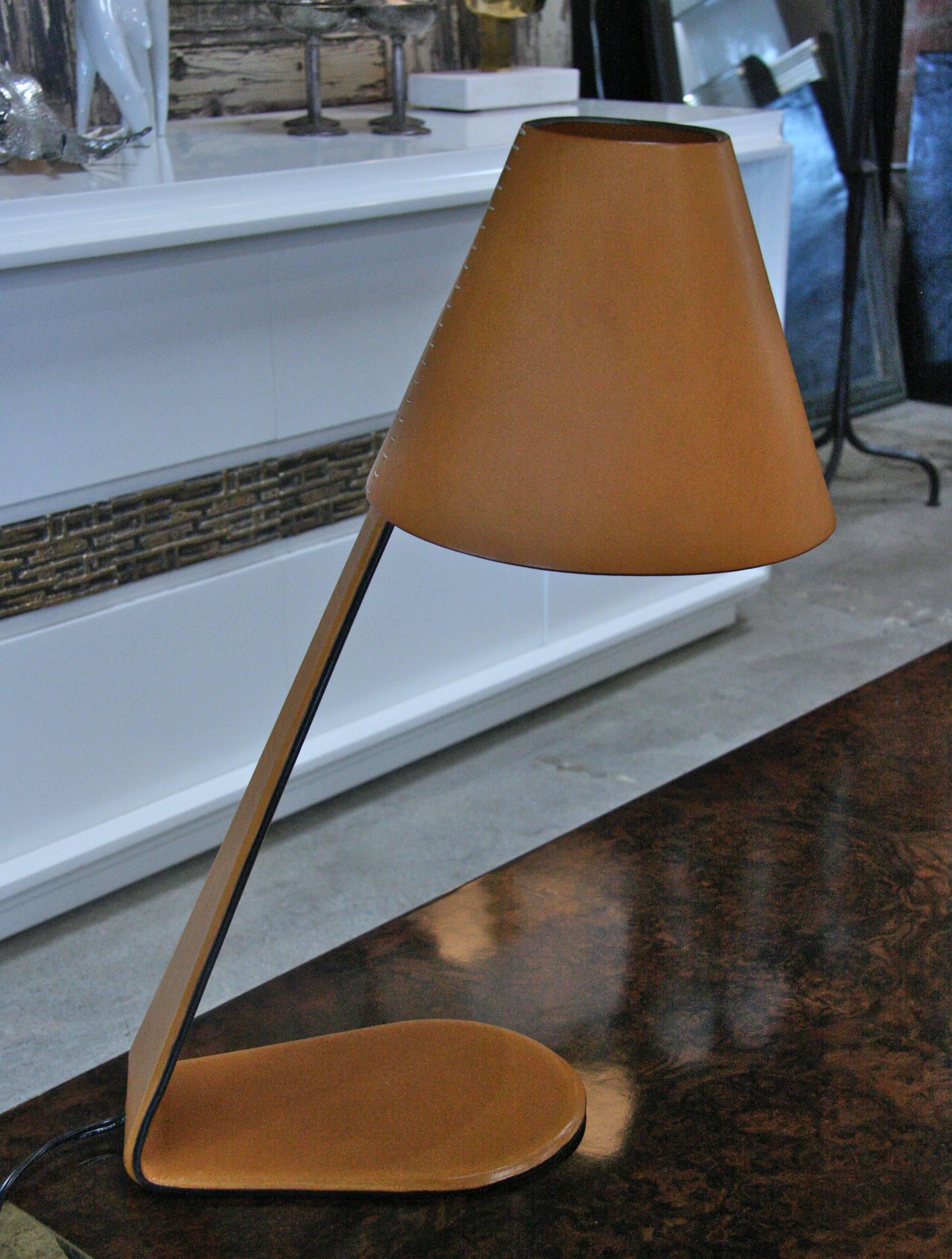 Italian Table Lamp in Leather 5