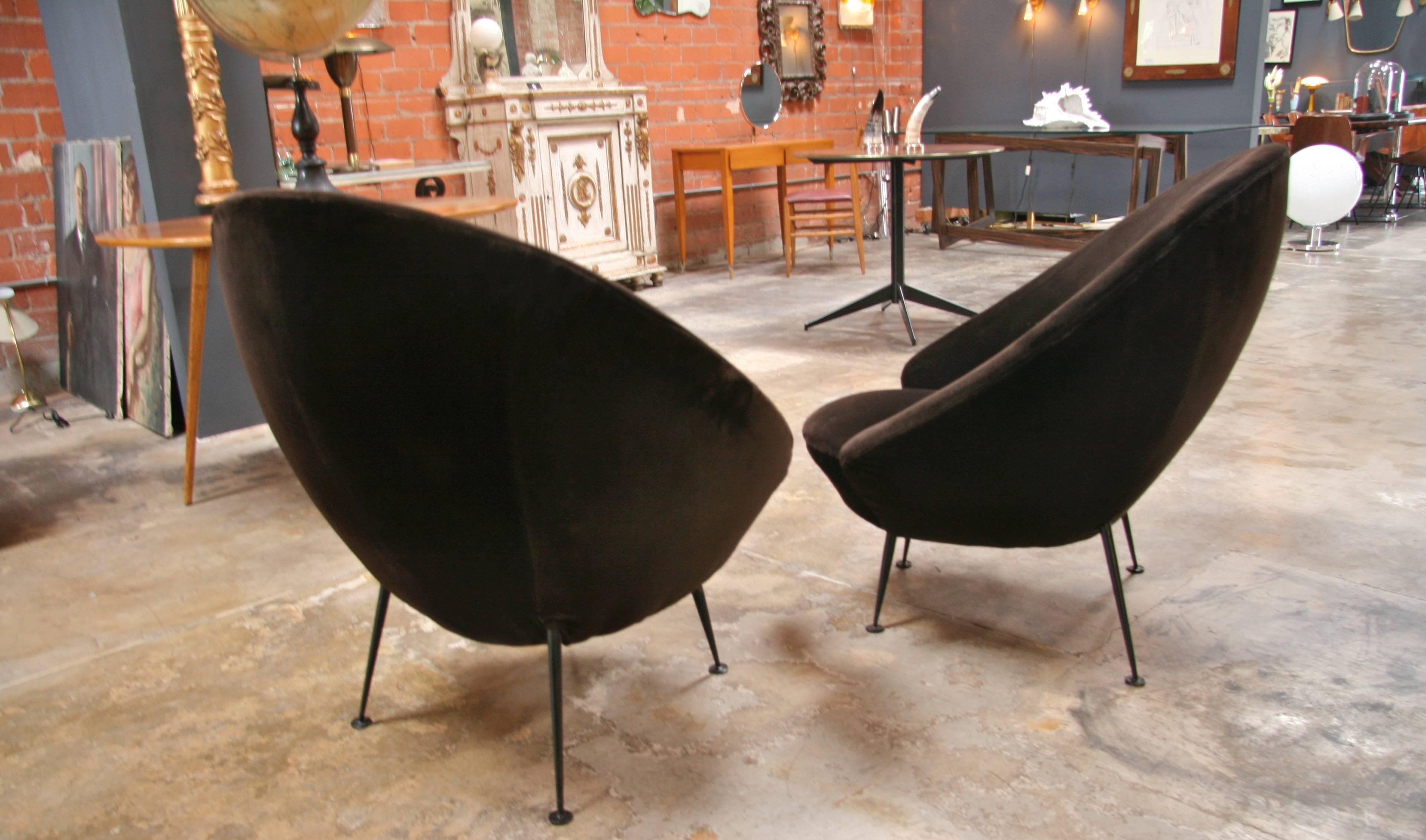 Pair of Egg Armchairs in the Style of Ico Parisi, 1960s In Excellent Condition In Los Angeles, CA