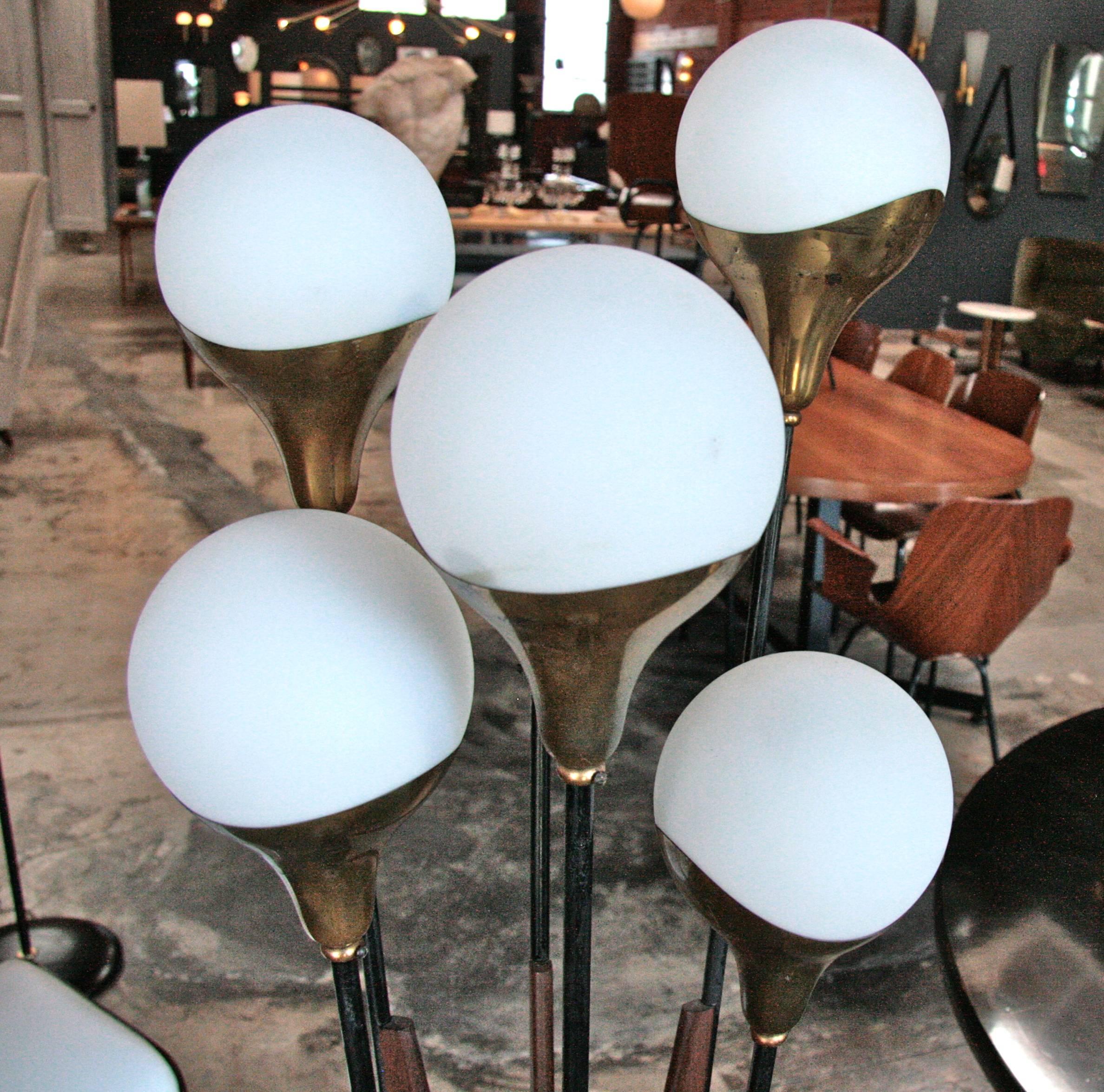 Italian Mid-Century Floor Lamp by Stilnovo In Excellent Condition In Los Angeles, CA