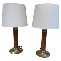 Paar moderne Tischlampen aus Messing und braunem Lack aus der Mitte des Jahrhunderts