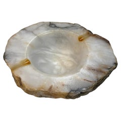 Vintage Natural-Edge Marble Ashtray – White & Gray Veined Stone