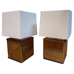 Coppia di lampade da tavolo italiane in legno scanalato