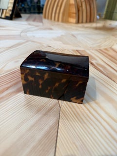 Tortoiseshell-Pattern Lacquered Dome-Top Trinket Box