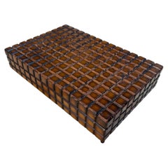 Scatola decorativa vintage in legno con motivi geometrici