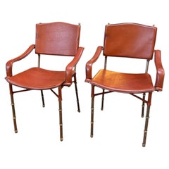 Jacques Adnet Französische modernistische Stühle aus Leder und Messing (Set von 2)