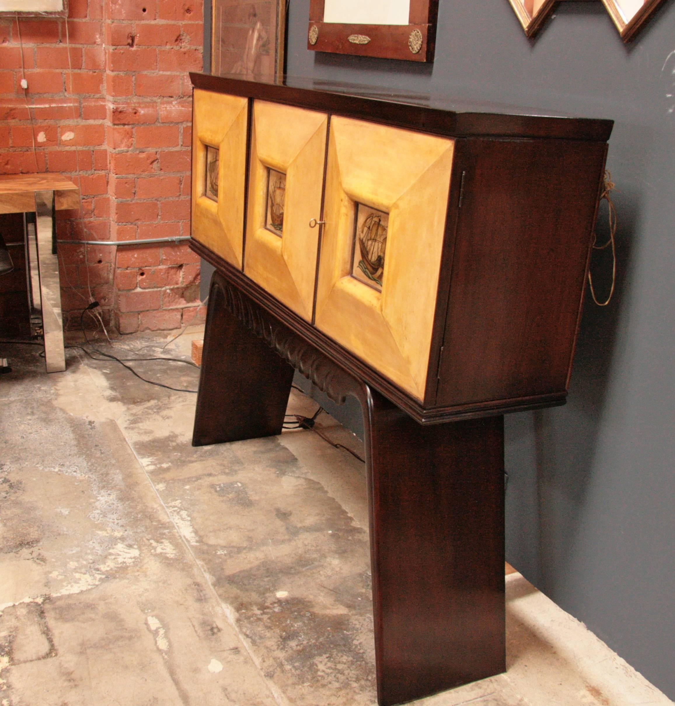 Italian 1950s Bar Cabinet Attributed to Paolo Buffa in Mahogany and Birch For Sale 1