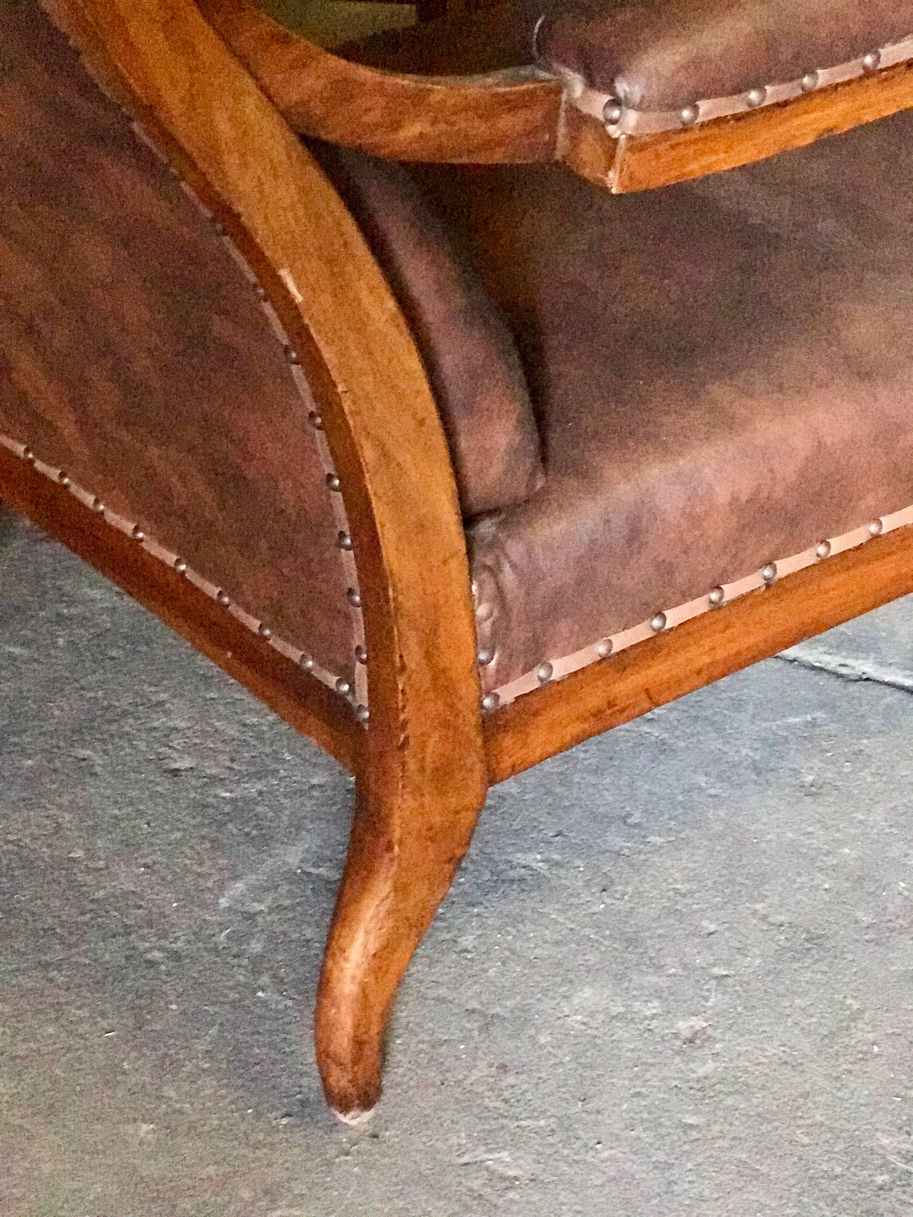 Italian Tufted Leather and Walnut Bergère For Sale 2