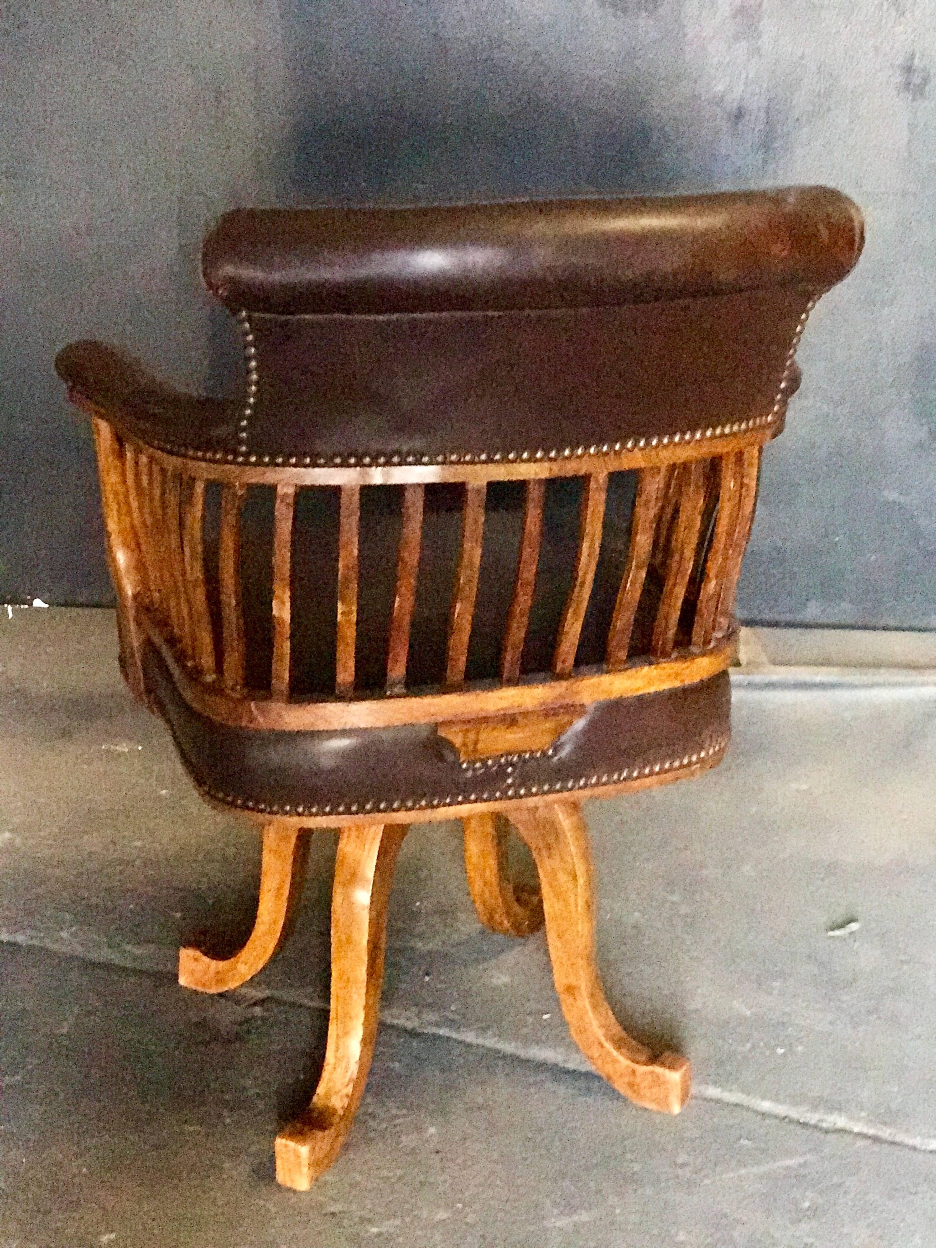 French 19th Century Walnut and Leather Swivel Office Chair 2