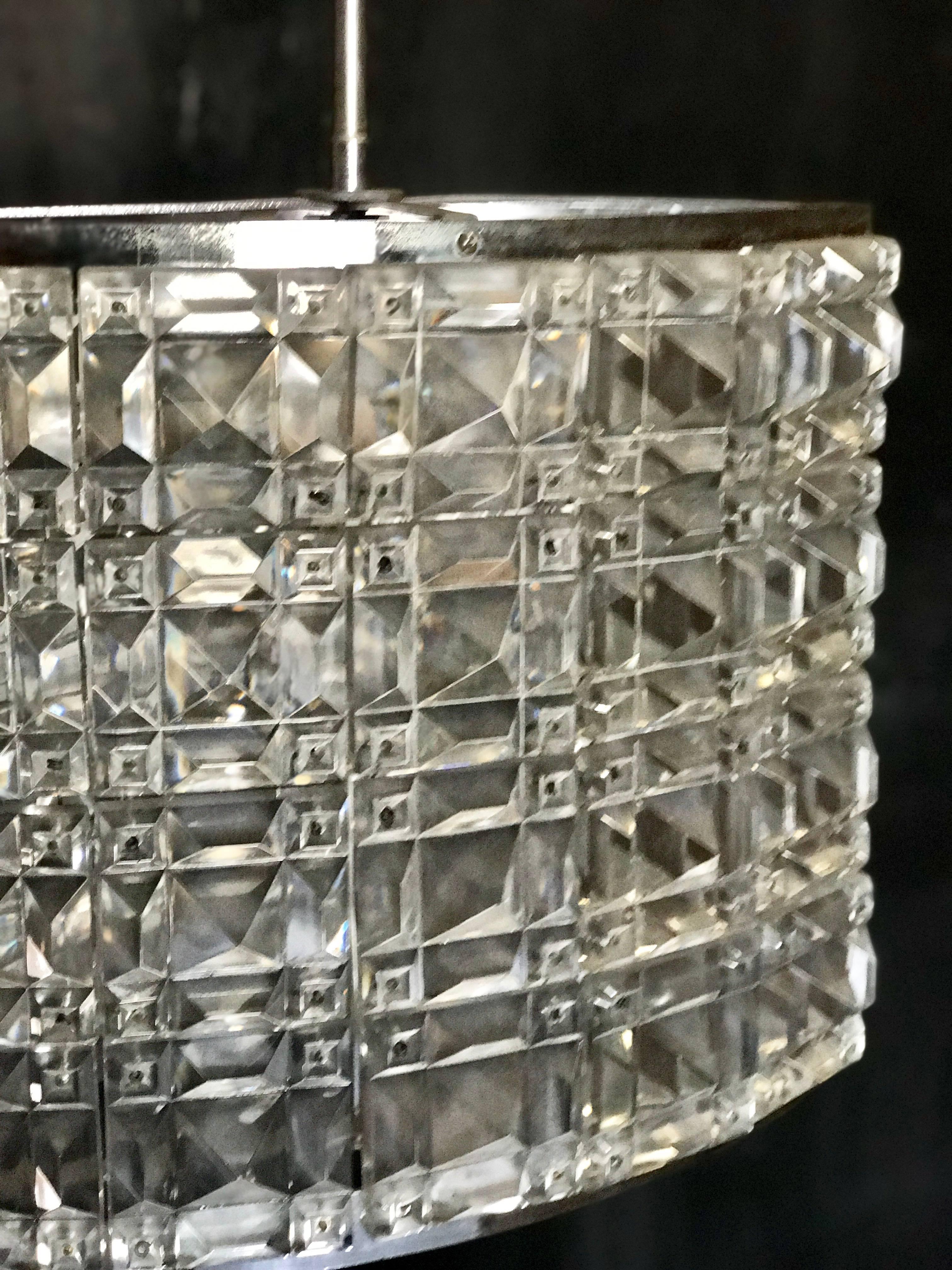 Italian Mid-Century Crystal Pendant Chandelier In Good Condition In Los Angeles, CA