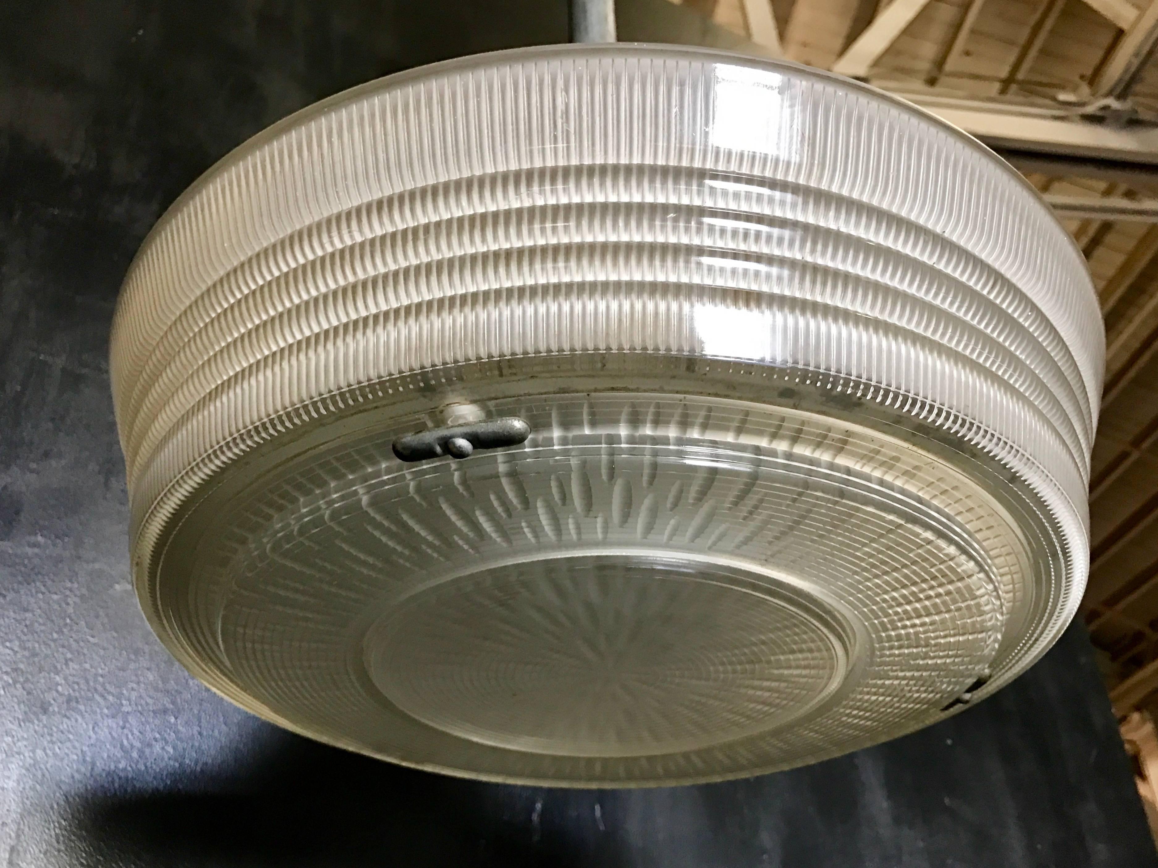 Industrielle Pendelleuchte, 1940er-Jahre (20. Jahrhundert) im Angebot
