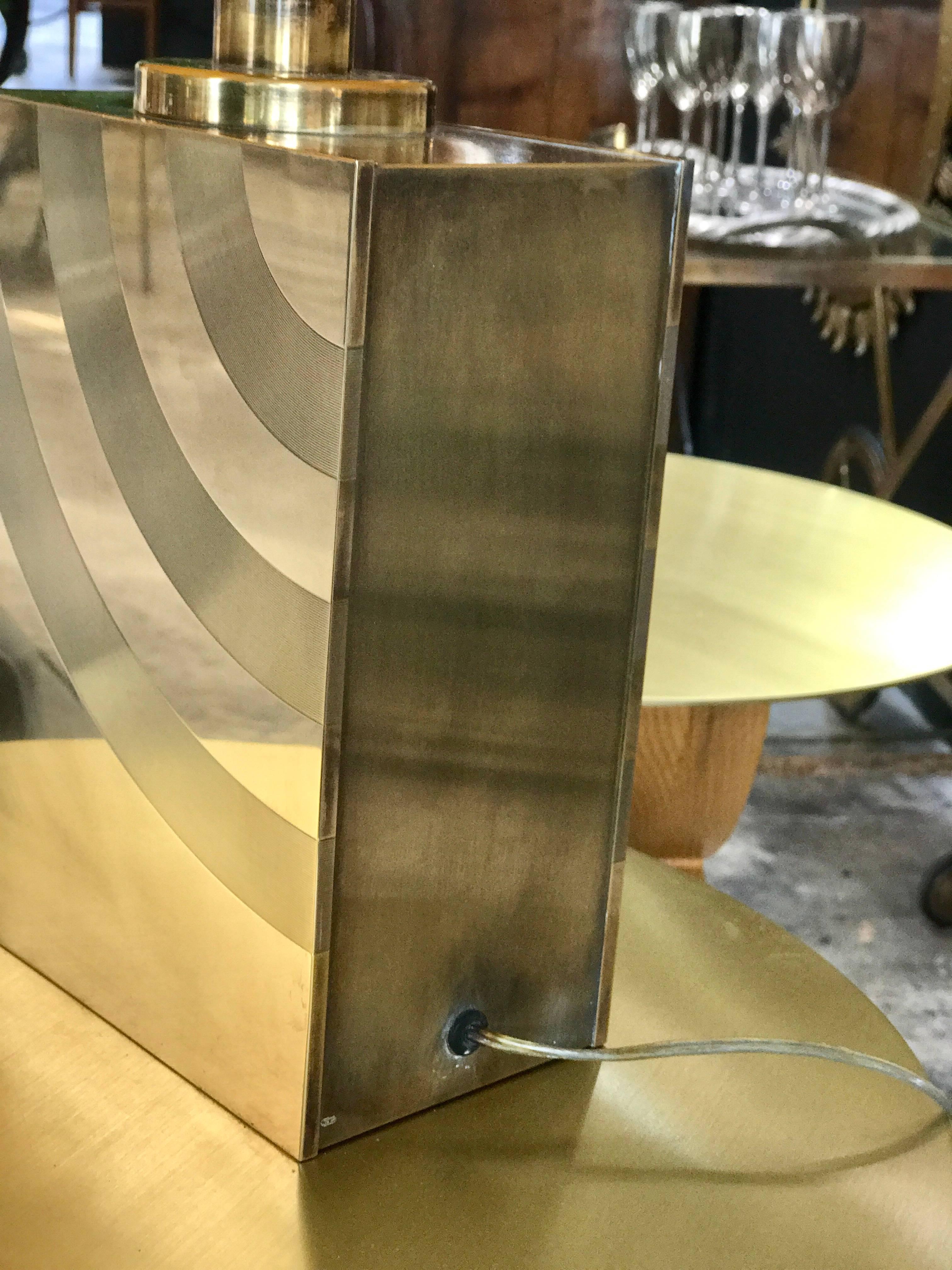 Italian 1960s Brass Table Lamp with Striped Detail For Sale 2