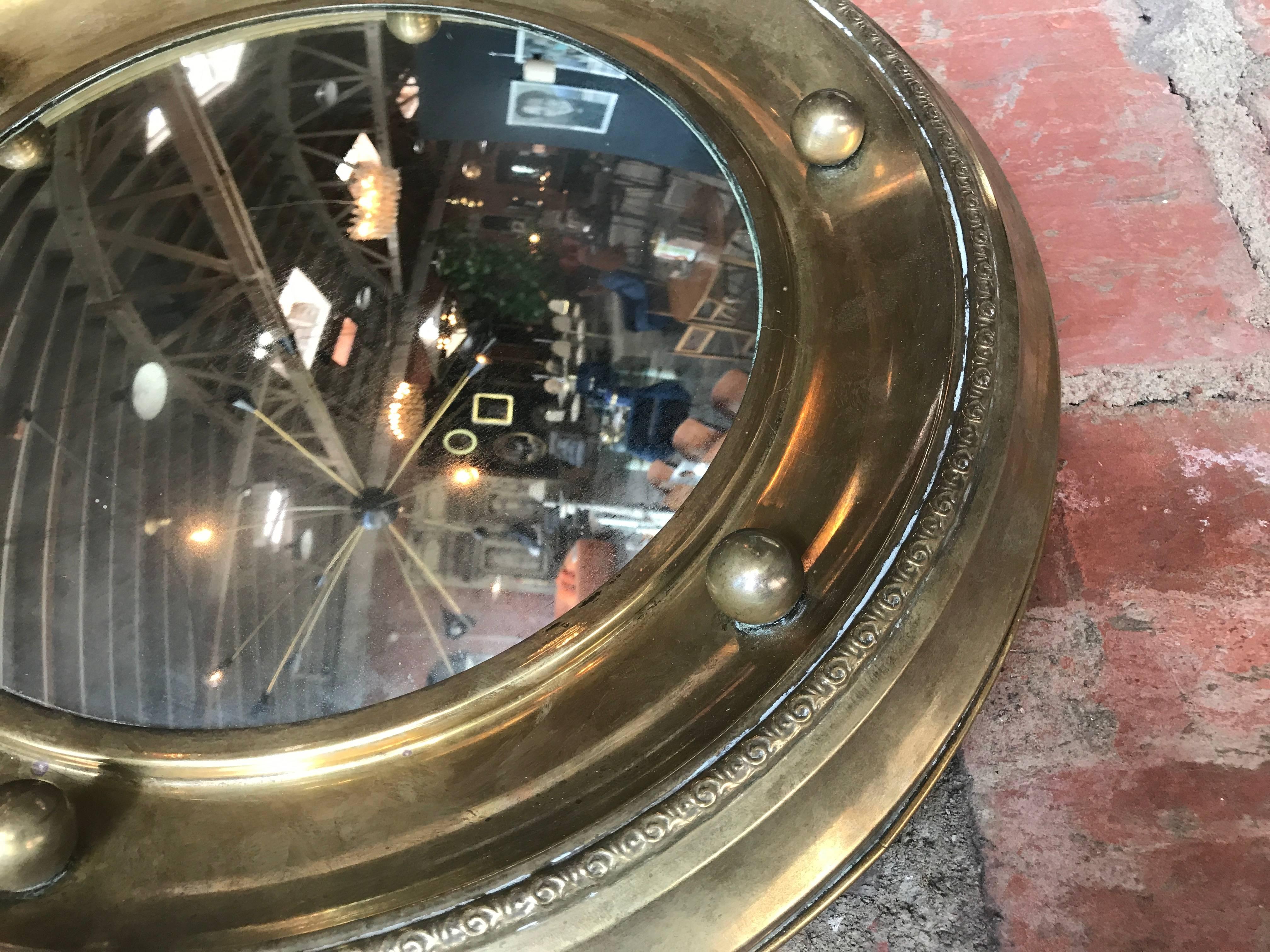 Italian Round Mirror in Brass, 1920 In Good Condition In Los Angeles, CA