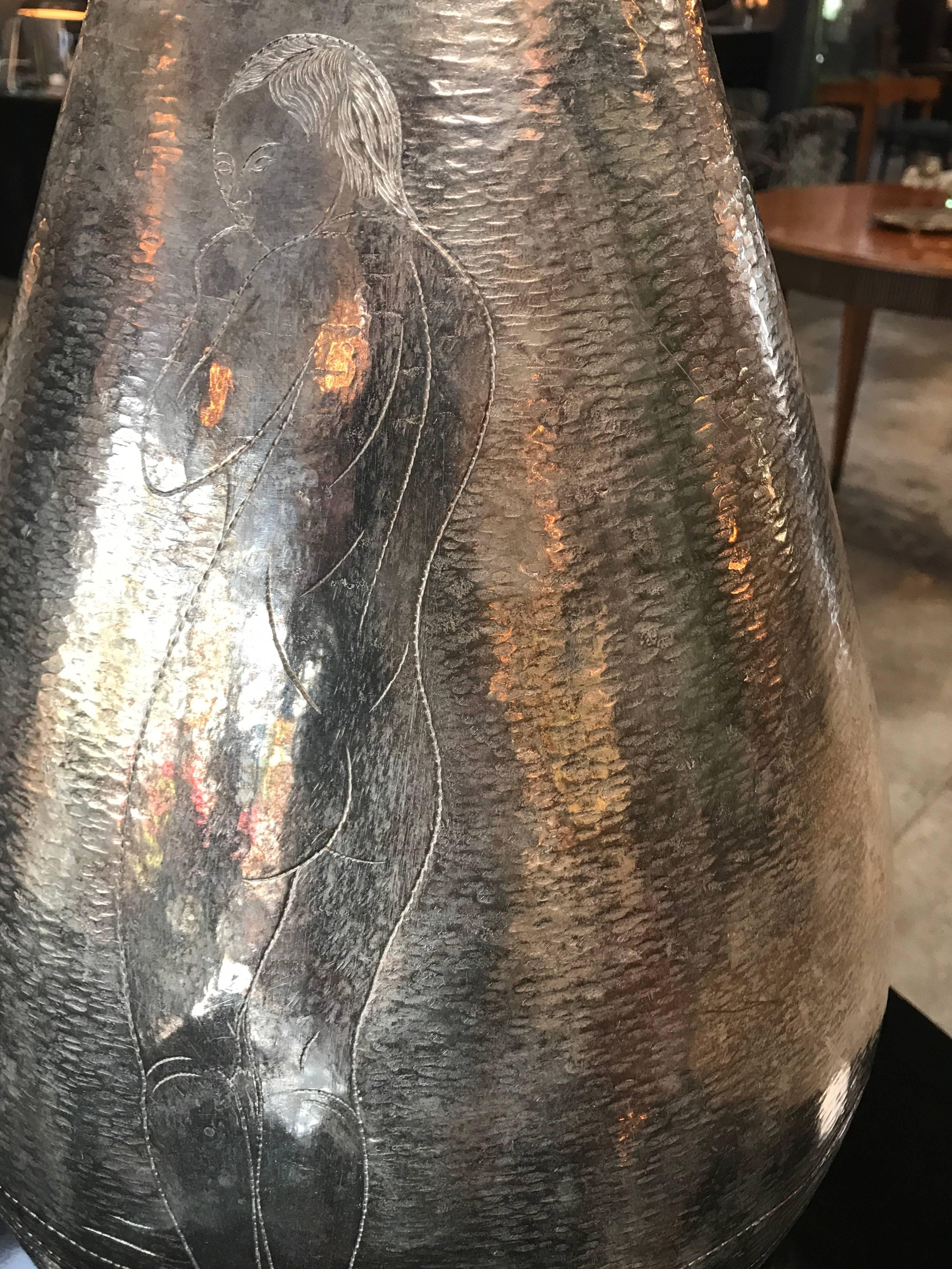 Very Rare Italian Hammered Silver Vase by Luigi De Gasperi, 1933 In Excellent Condition In Los Angeles, CA