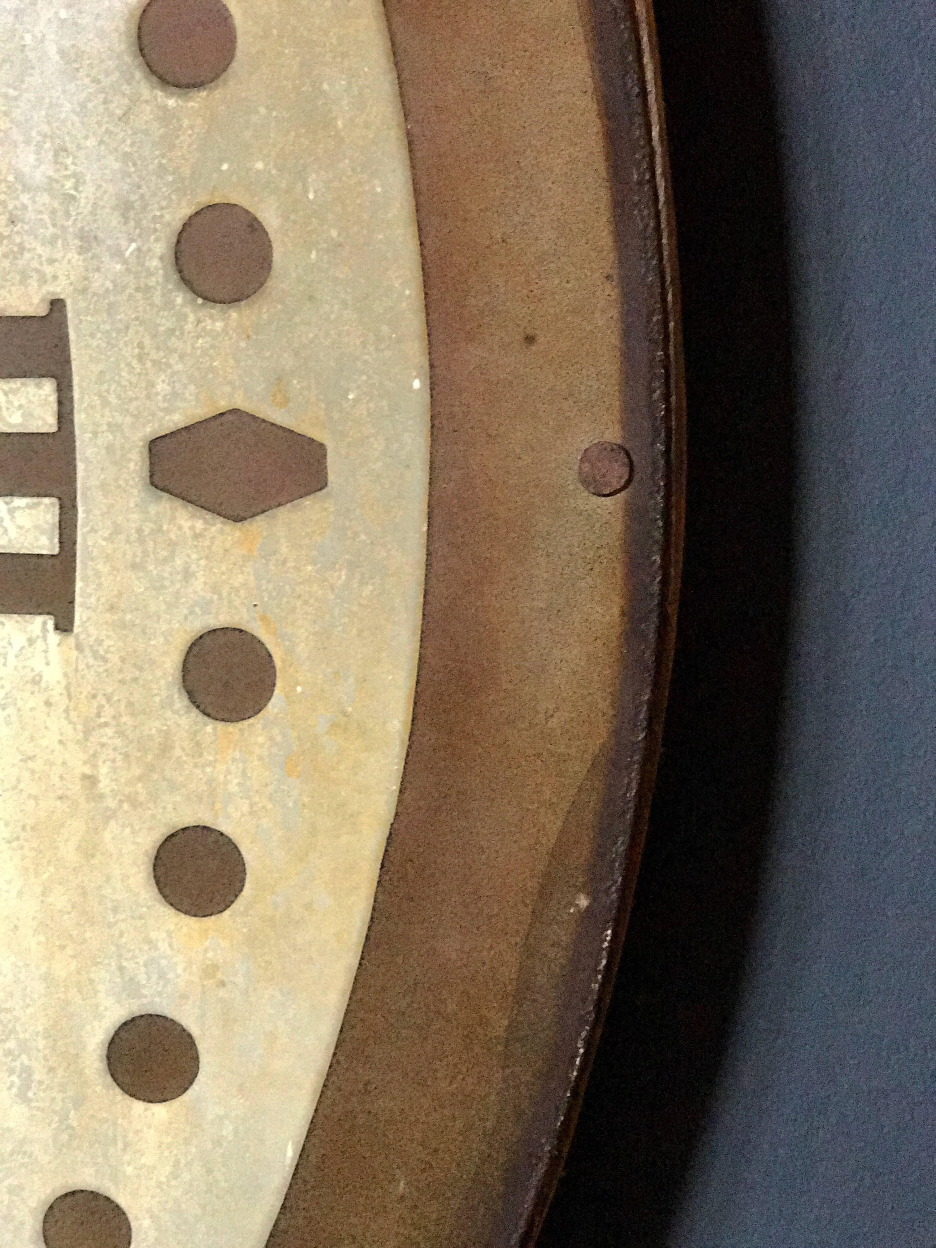 Une horloge belge Bon état - En vente à Los Angeles, CA