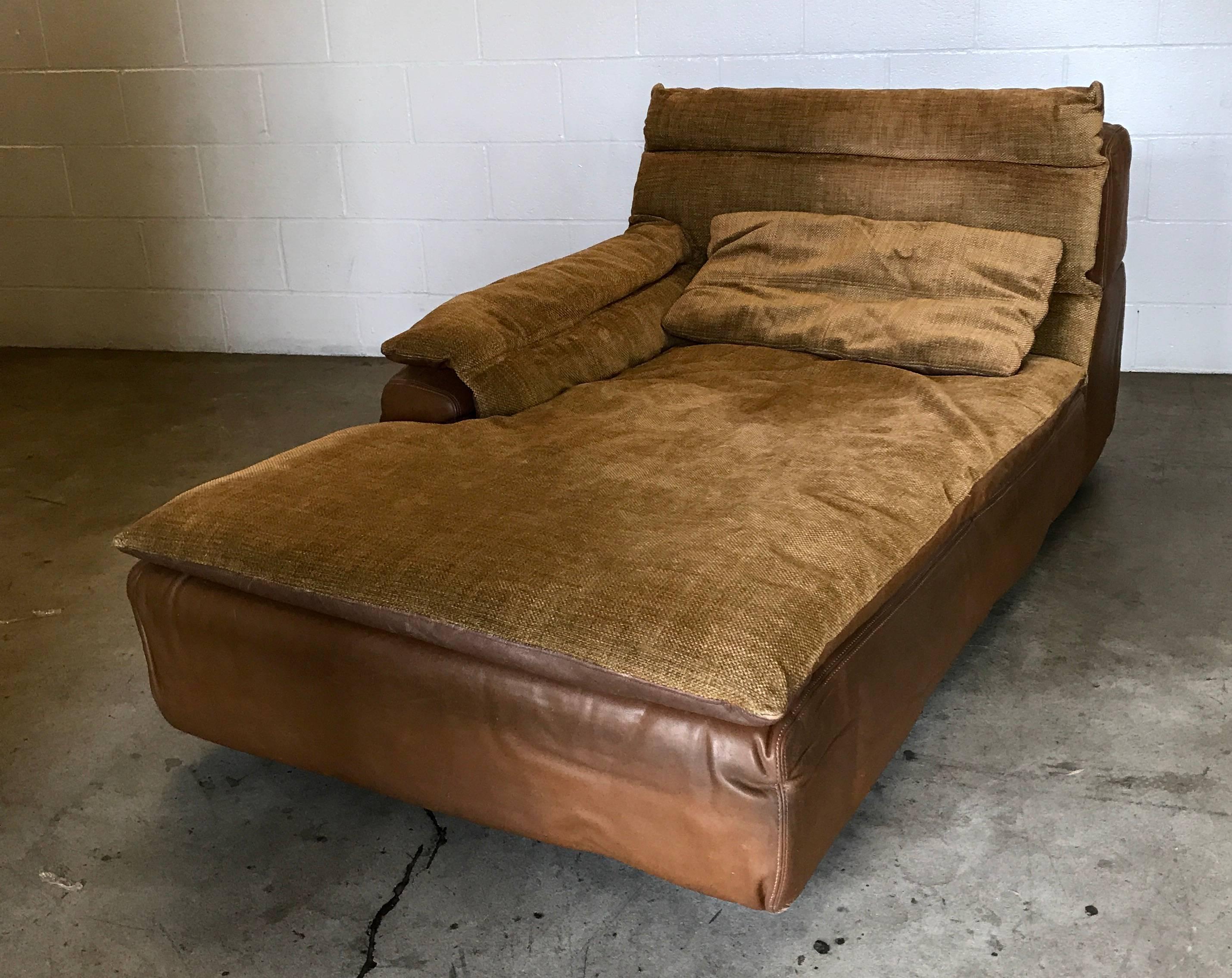 Glamorous suede leather daybed signed by Rossi di Albizzate.
Leather and suede by Borbonese.