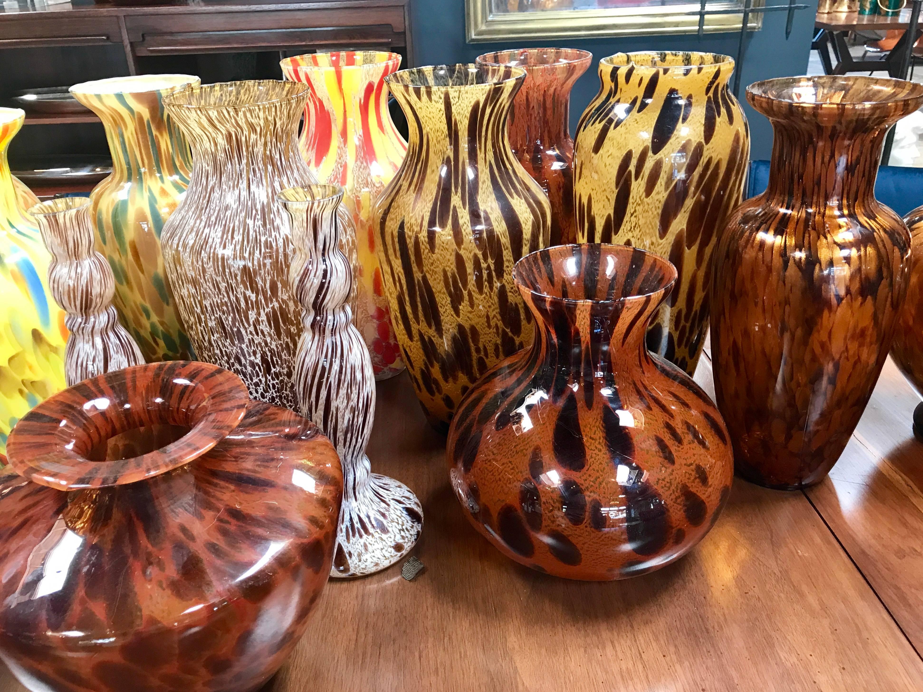 Florentine mundgeblasene Vase in verschiedenen Formen, Größen und Farben aus den 1980er Jahren (Italienisch) im Angebot