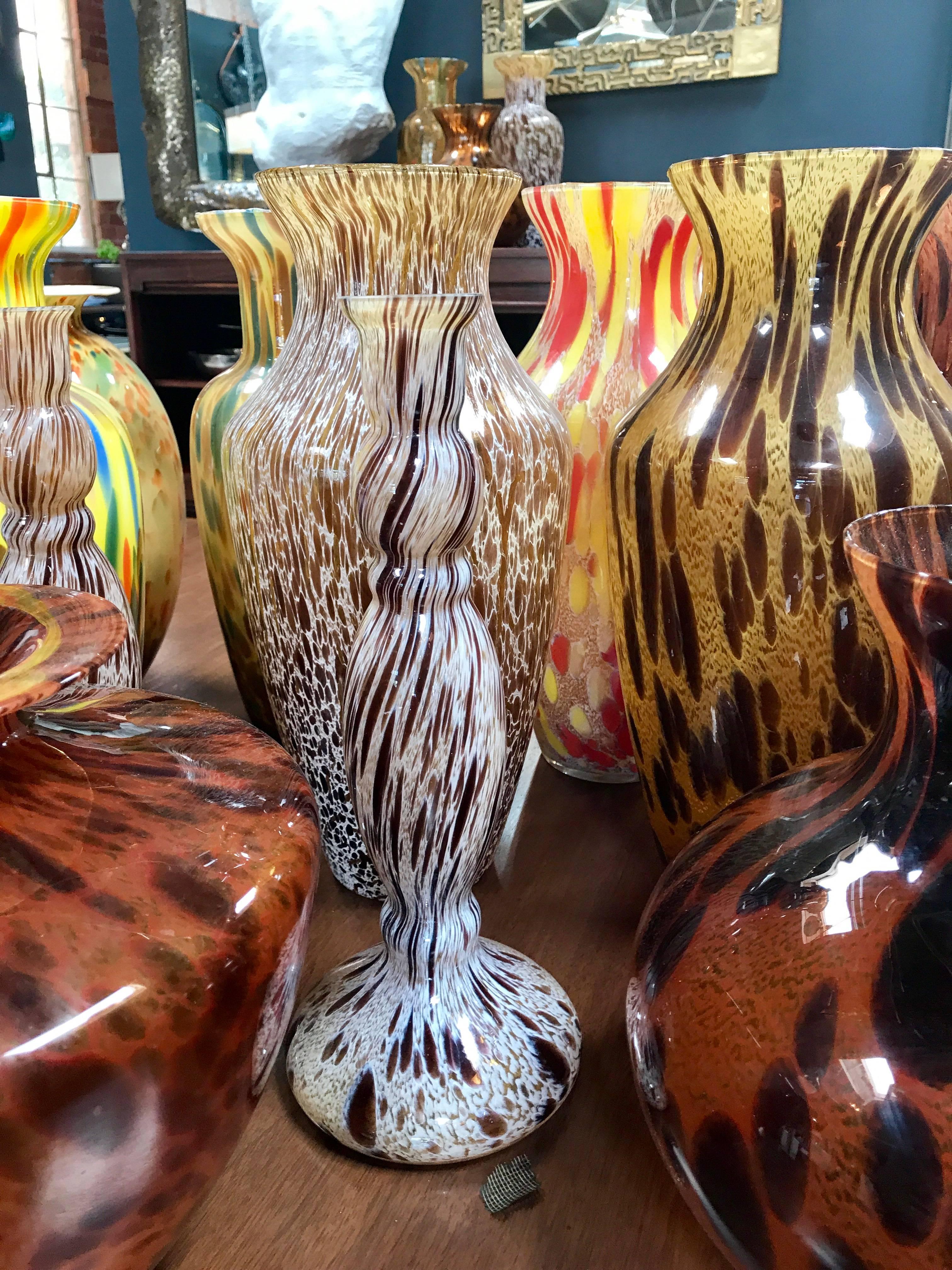 Florentine mundgeblasene Vase in verschiedenen Formen, Größen und Farben aus den 1980er Jahren (Ende des 20. Jahrhunderts) im Angebot