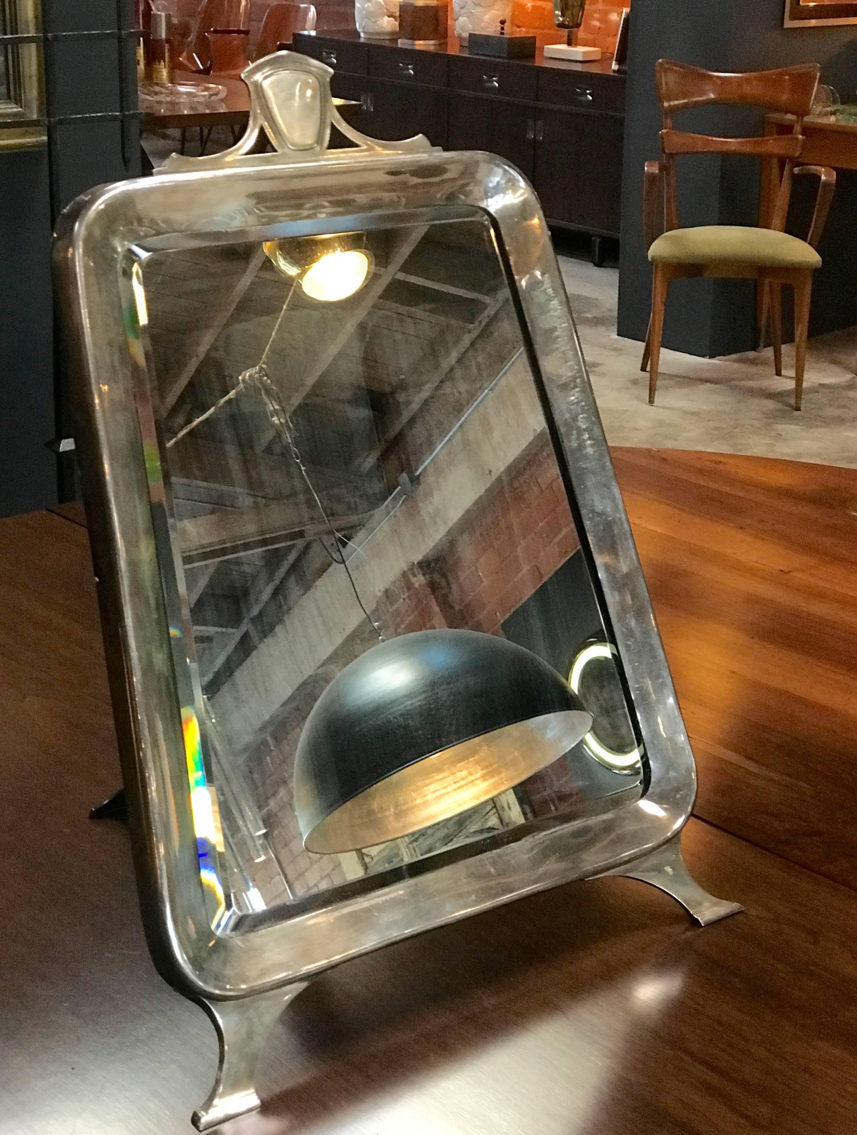 Table mirror in silver, Italy, 1940s with walnut back,
Very elegant, very chic.