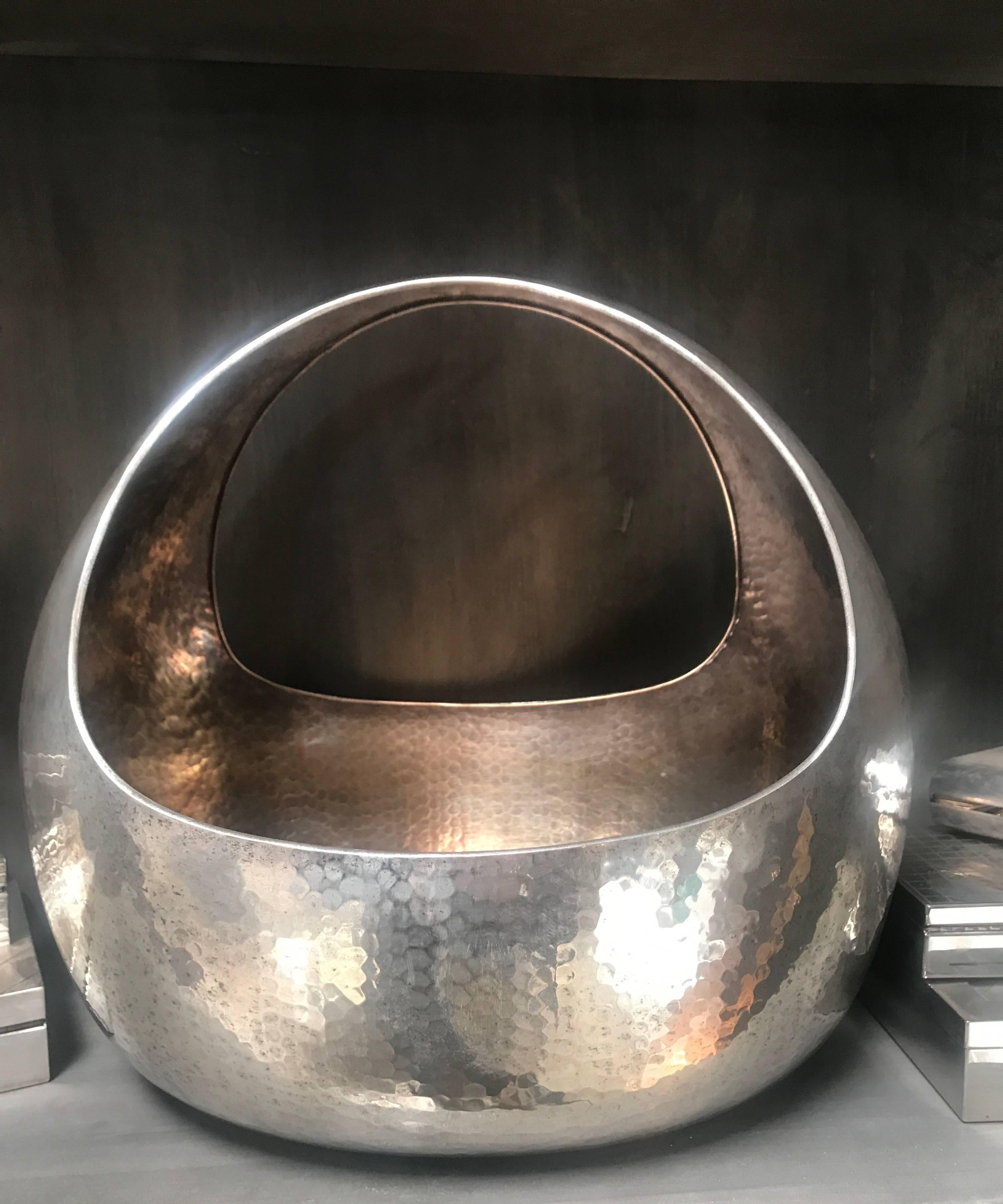 Italian hammered silver basket, Italy 1960 by Job Art.
