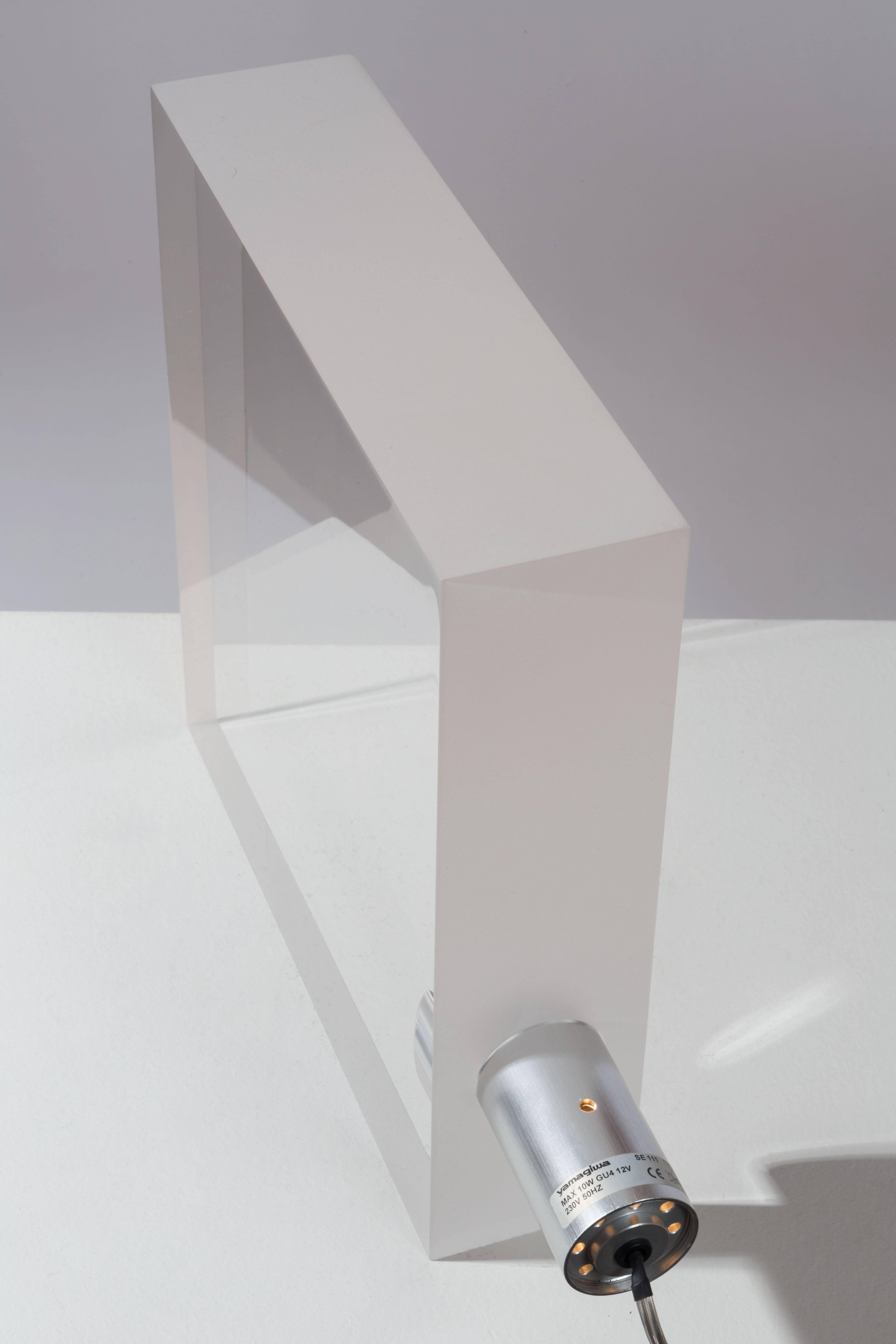 Large Tofu Table Lamp by Tokujin Yoshioka for Yamagiwa In Good Condition In Los Angeles, CA