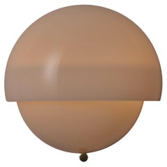 Sconce 'Mania' di Vico Magistretti per Artemide