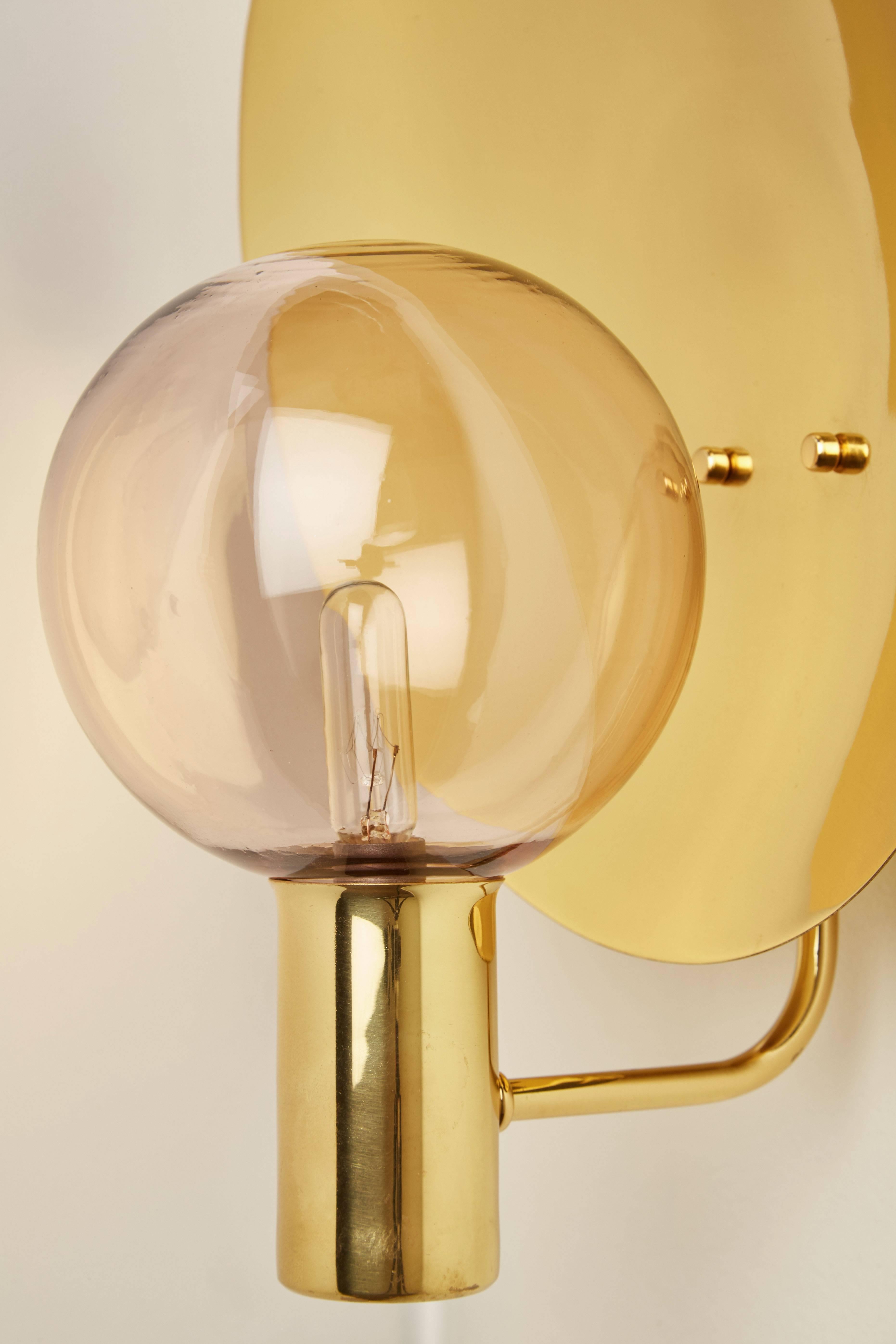 XXIe siècle et contemporain Rewire : applique en verre à reflet personnalisé en vente