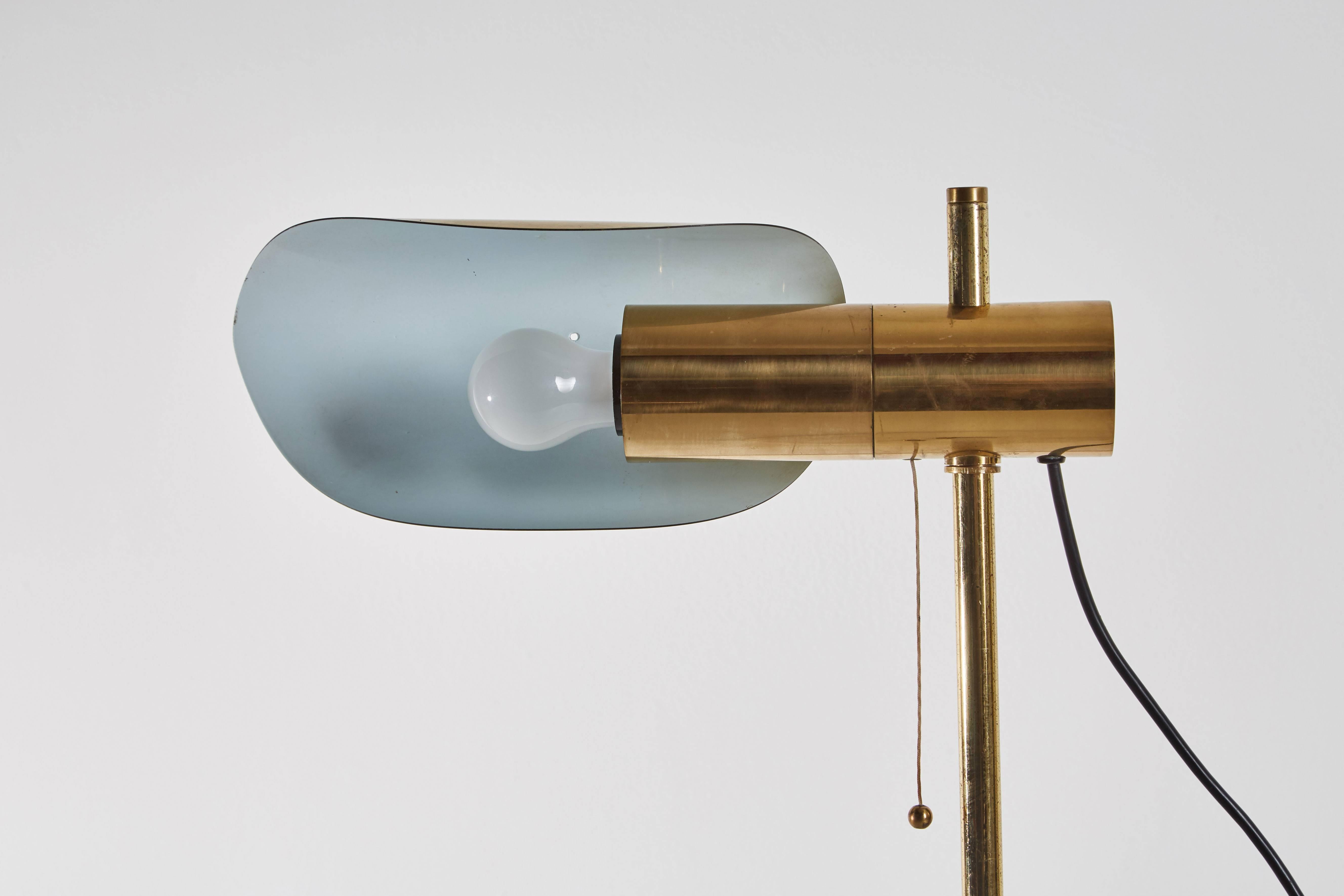 1950s Brass and Marble Italian Table Lamp with Pivoting Shade For Sale 3