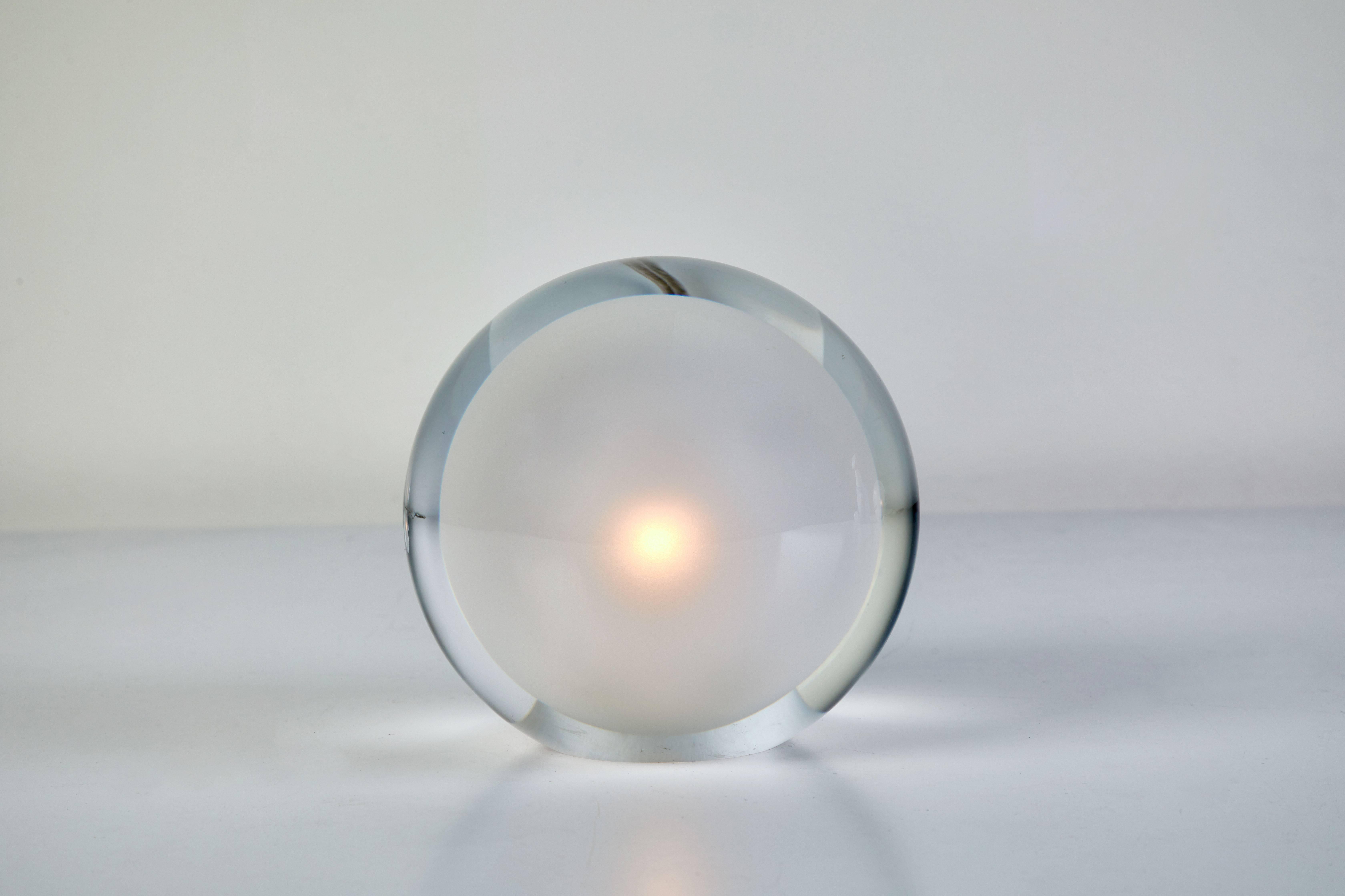 Teardrop Table Lamp by Tokujin Yoshioka for Yamagiwa In Excellent Condition In Los Angeles, CA