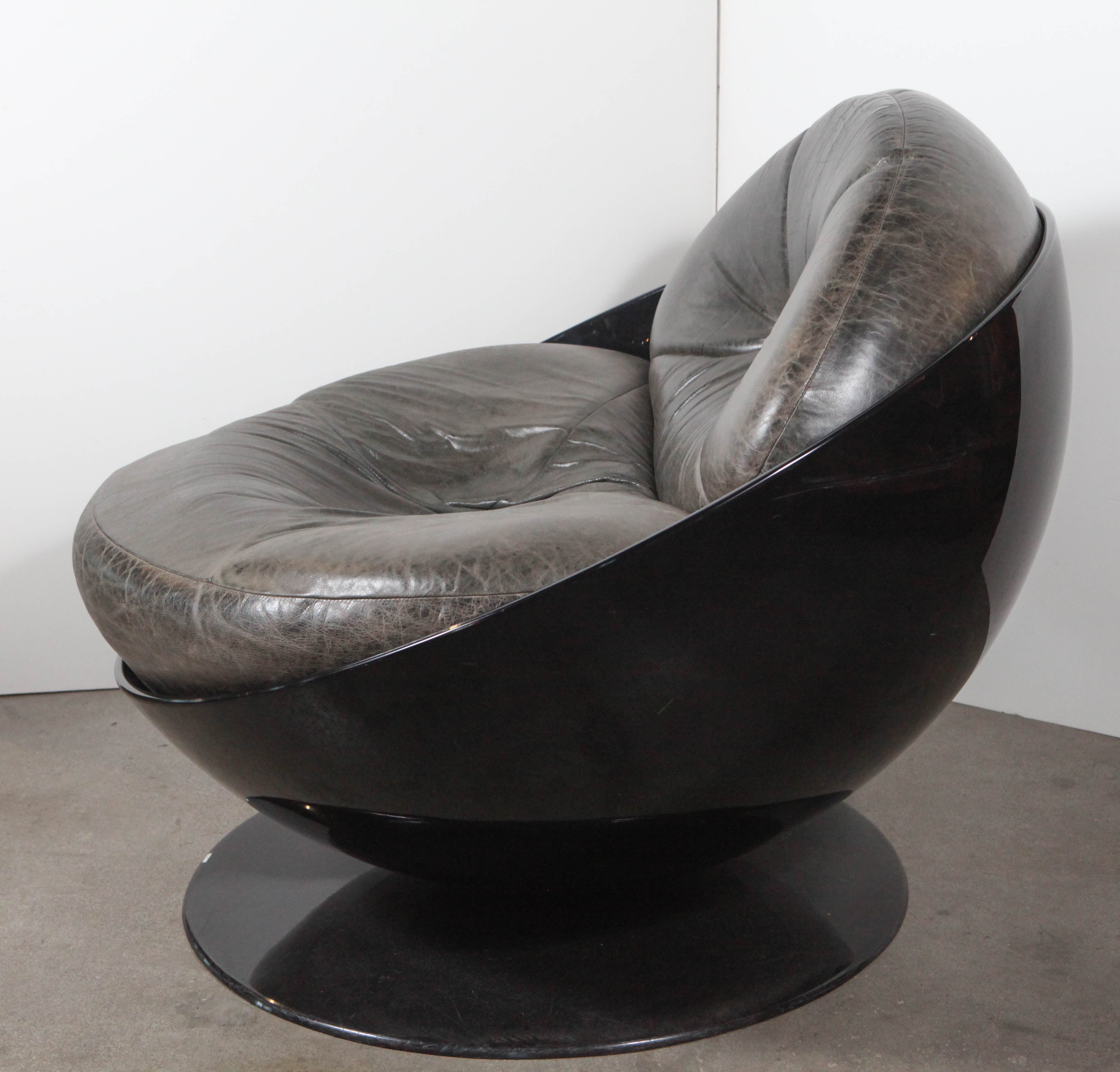 esfera lounge armchair