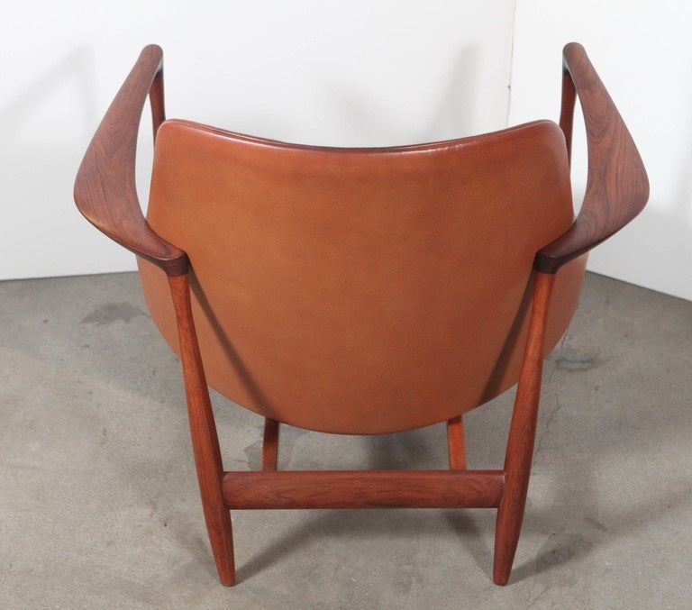 Pair of Ib Kofod-Larsen Elizabeth Chairs 3