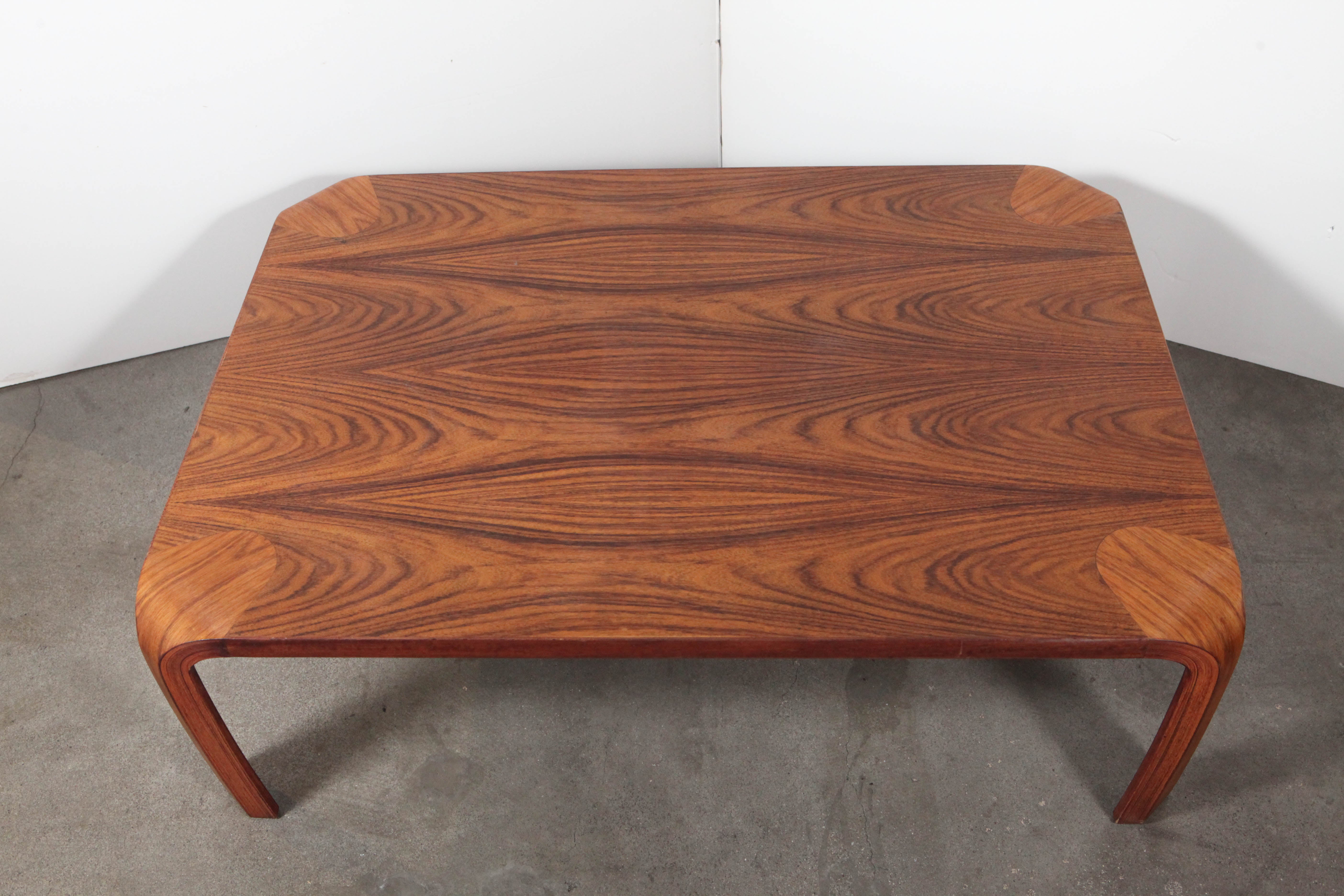 Saburo Inui rosewood coffee table by Tendo Mokko, circa 1960.