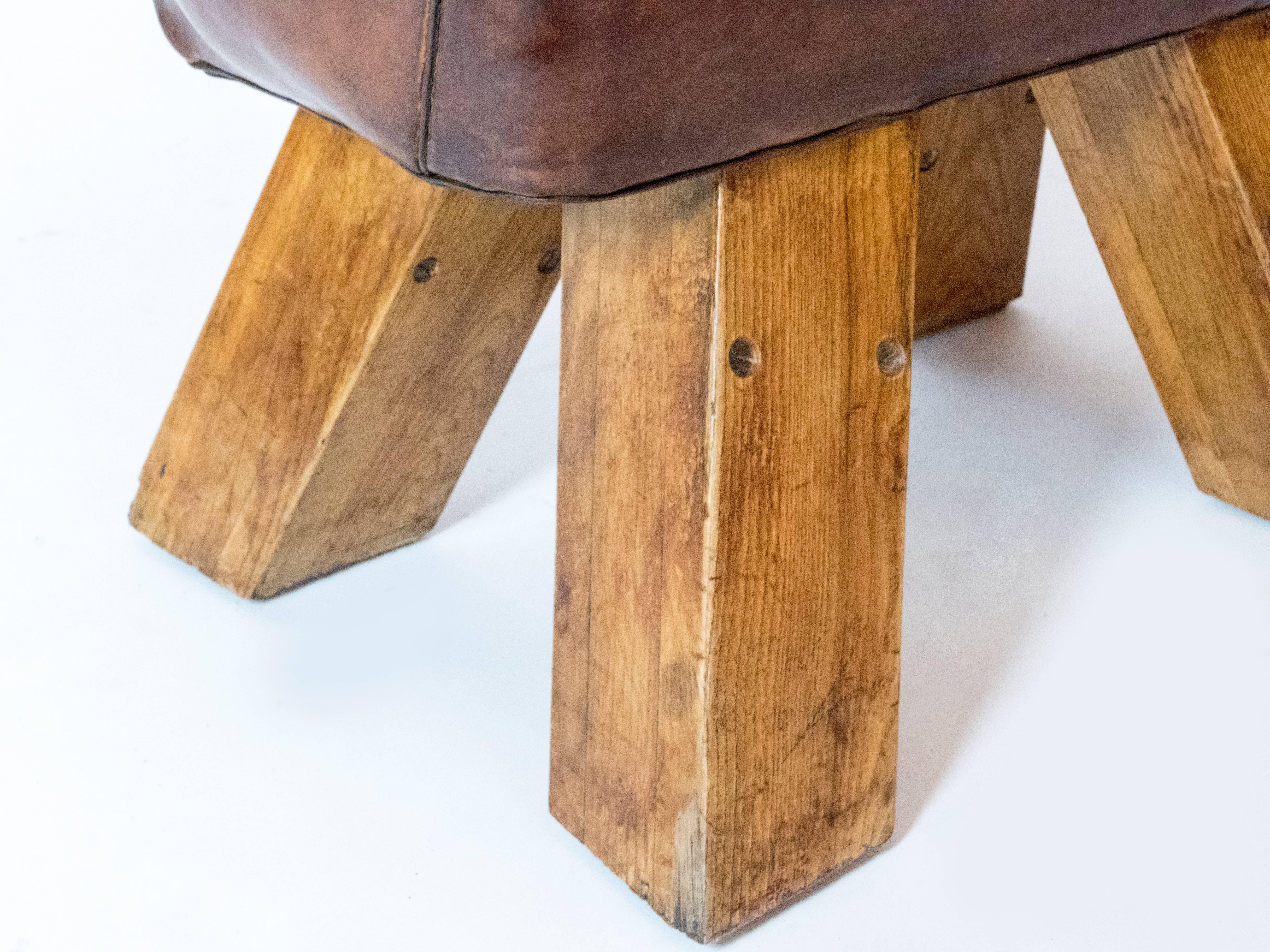 Metà XX secolo Piccolo cavallino d'epoca in vendita