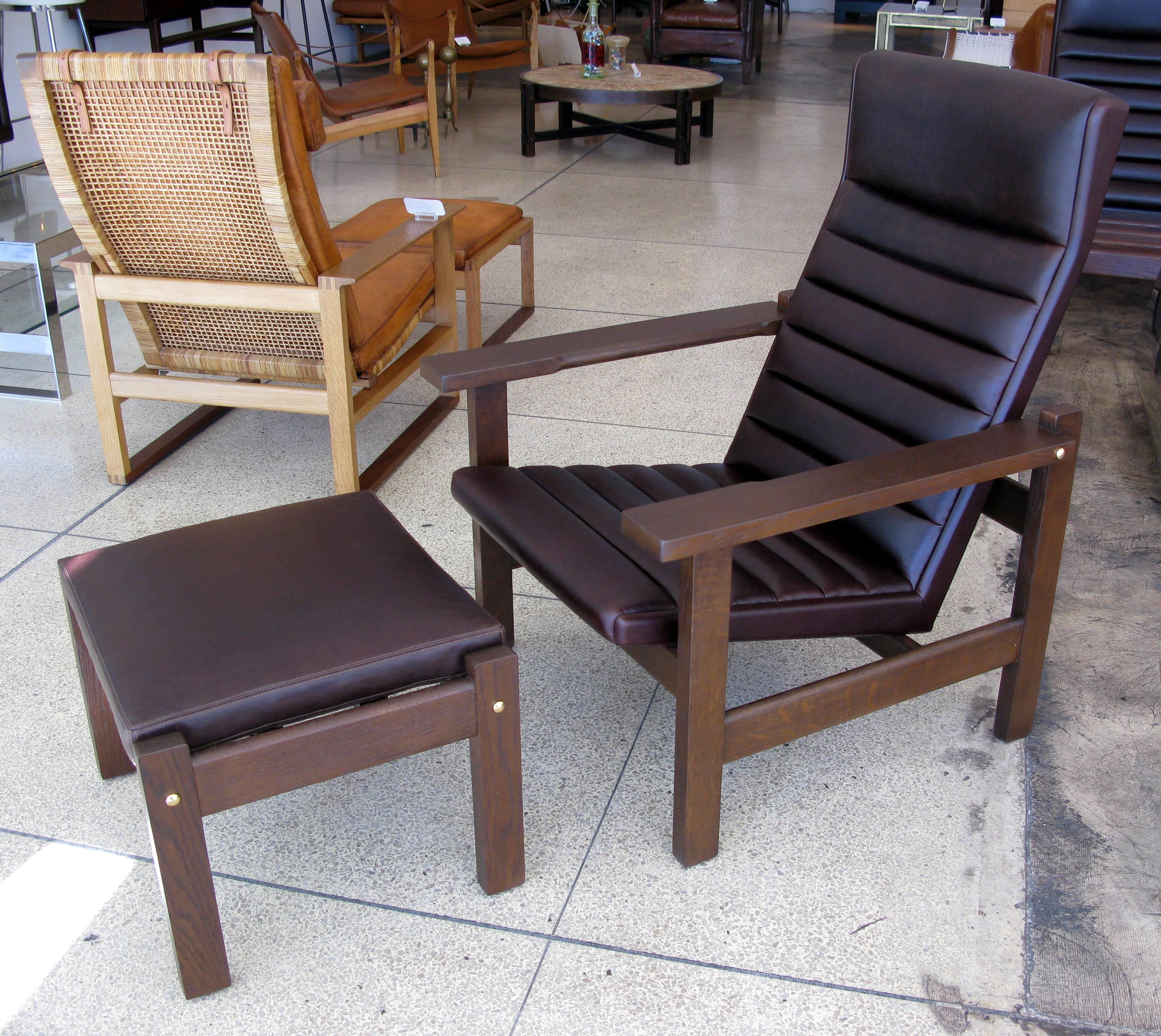 Pair of Hans J. Wegner Armchairs with Ottomans In Excellent Condition In Los Angeles, CA