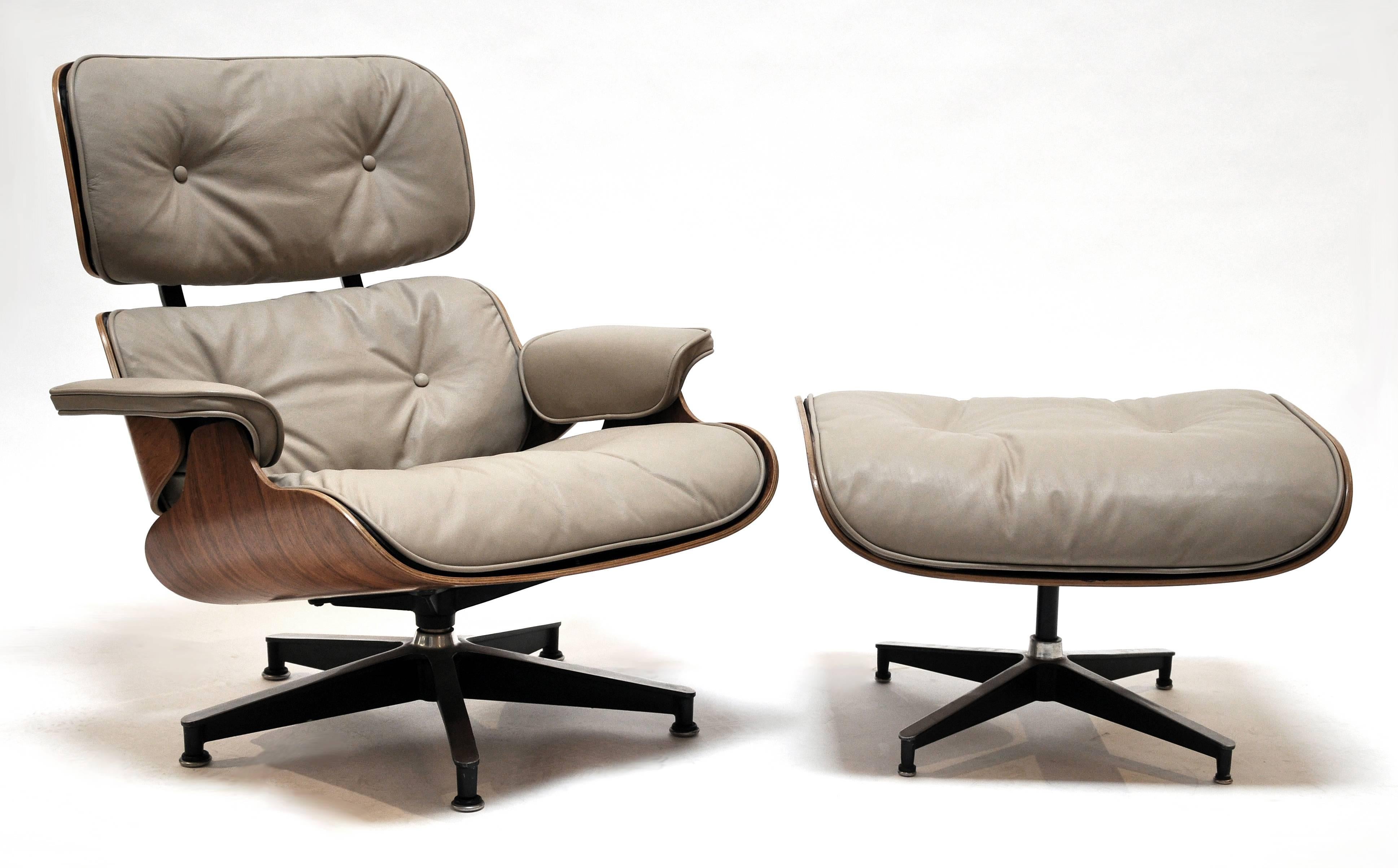 Eames Lounge Chair and Ottoman, Herman Miller In Excellent Condition In TUJUNGA, CA