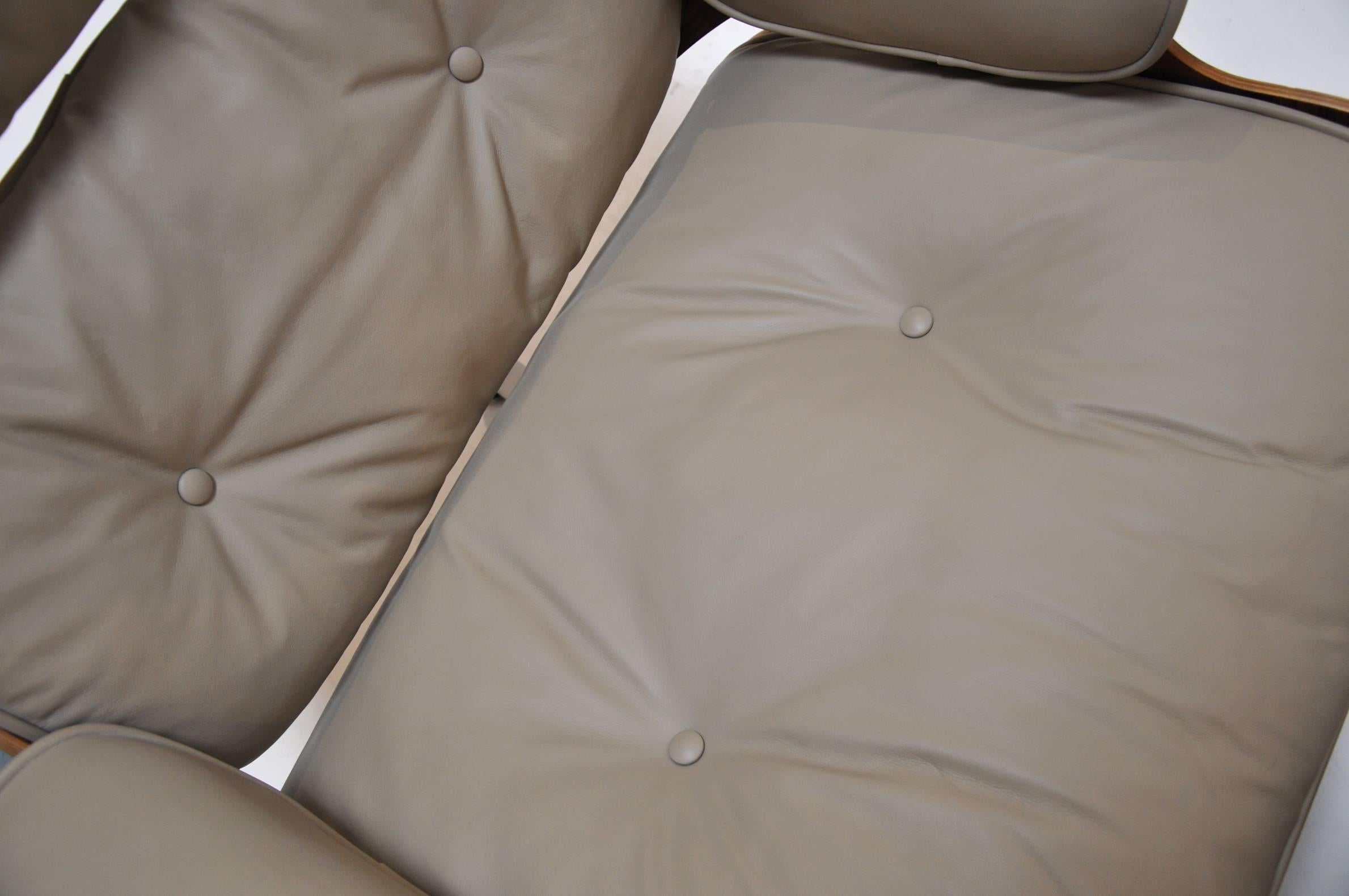 Mid-Century Modern Eames Lounge Chair and Ottoman, Herman Miller