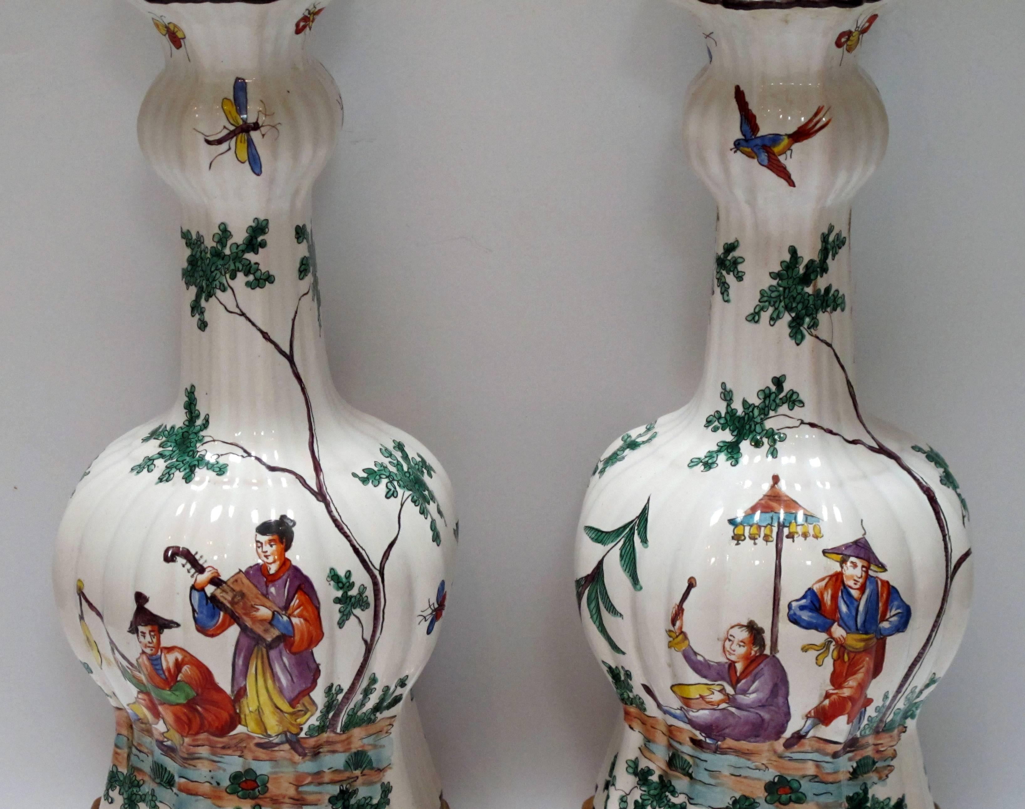 Early 20th Century Good Pair of French Moustiers Faience Chinoiserie Style Knobble Vase Lamps